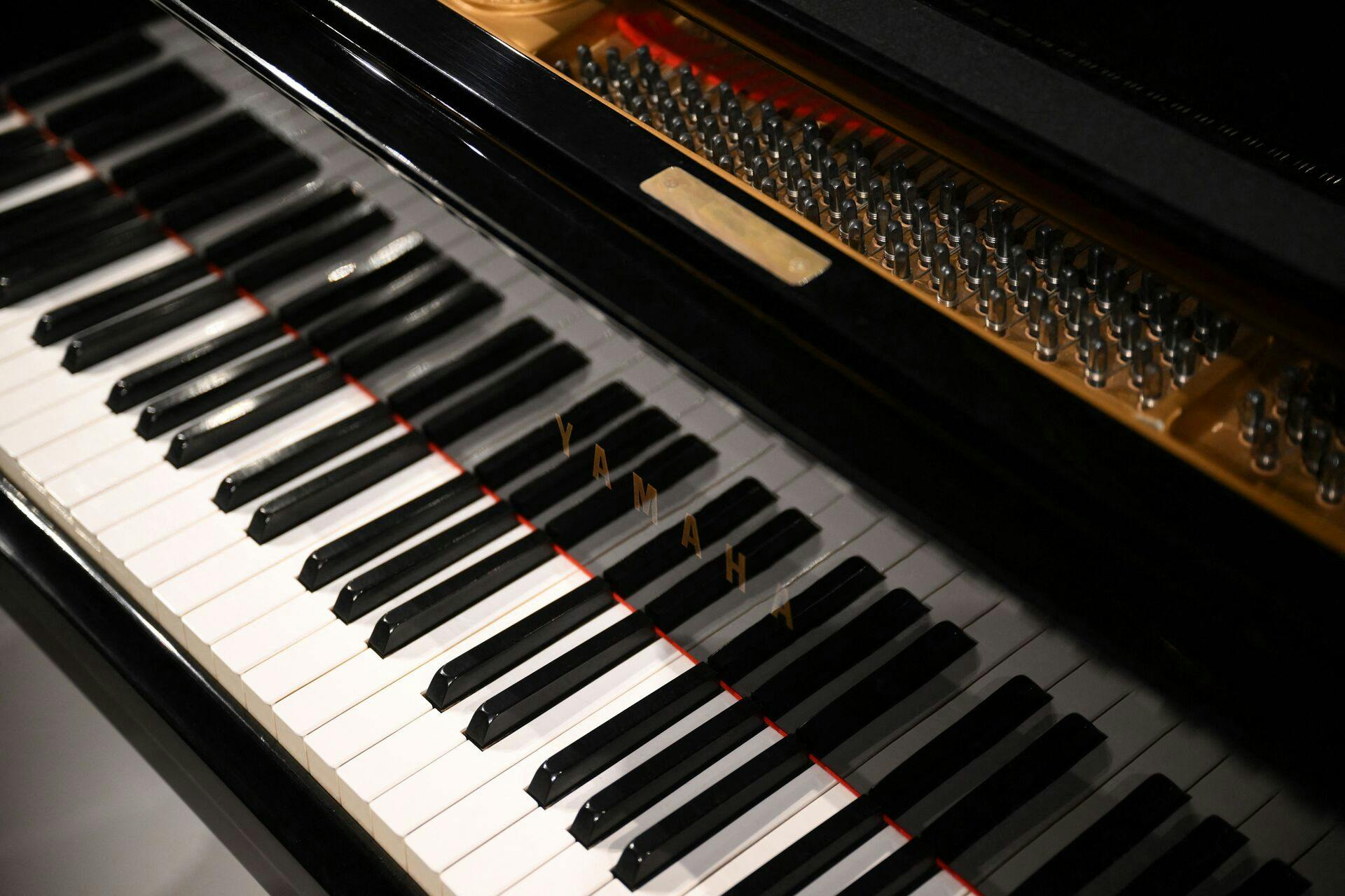Klaveret er blandt andet blevet brugt til at komponere nummeret "Bohemian Rhapsody".