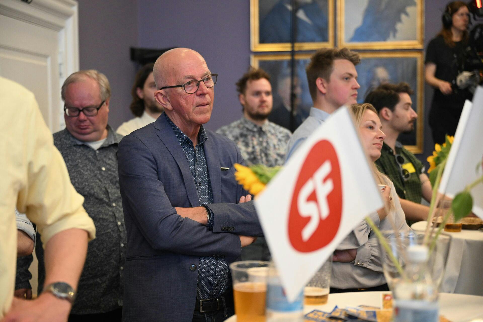 Op med humøret Villy - det kan jo være, at du bliver valgt, selvom du sagde, du var færdig i politik.