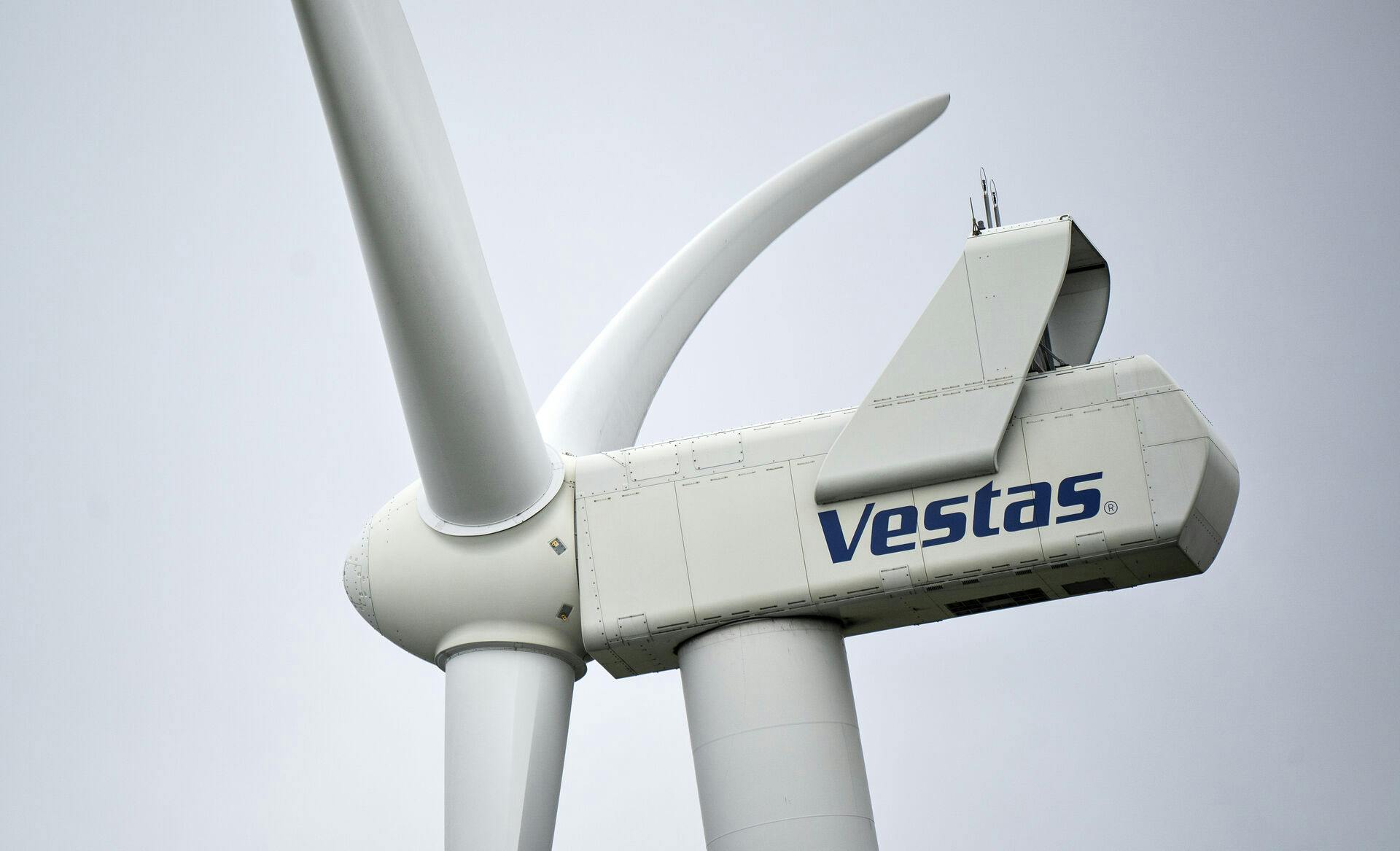 Vestas vindmølle med logo på nacellen nær Brønderslev, tirsdag den 30. marts 2021.