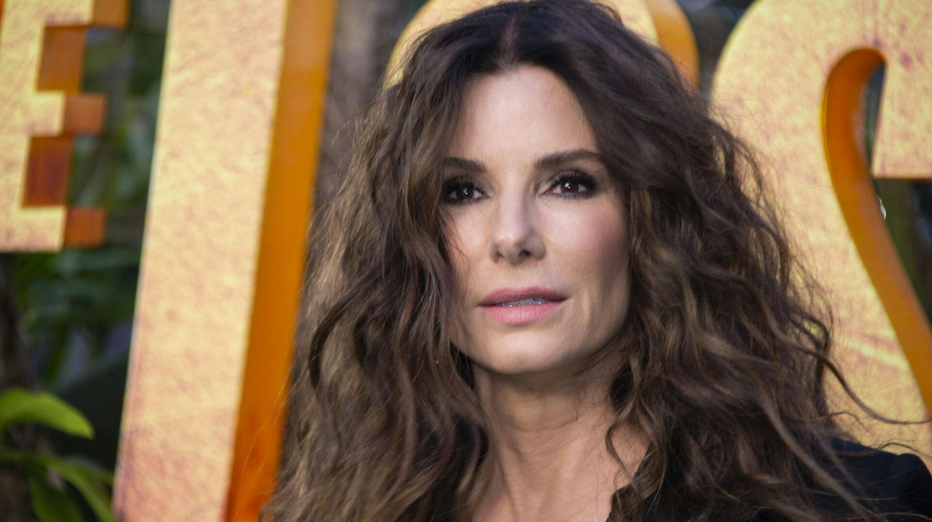 Sandra Bullocks kæreste er død.