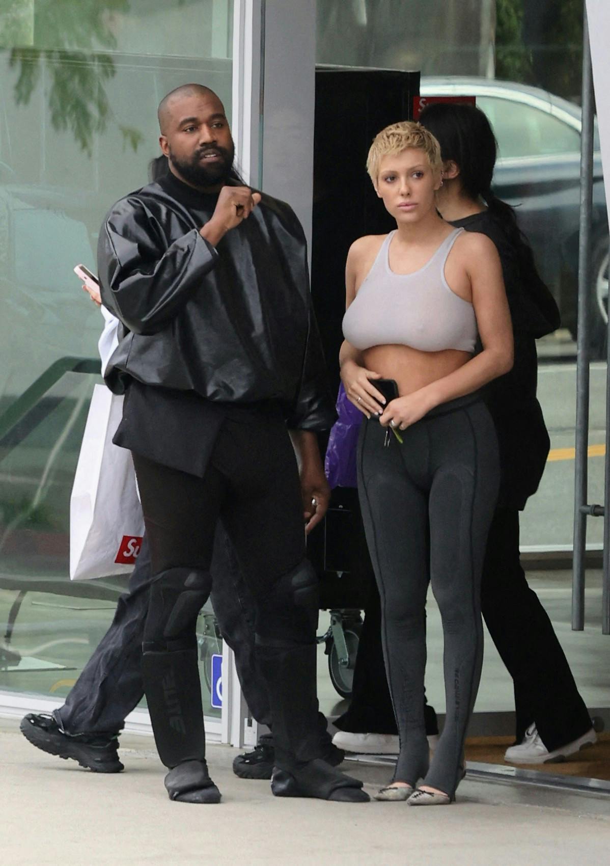Kanye West og Bianca Censori har kendt hinanden i adskillige år, men begyndte først at danne par i januar.