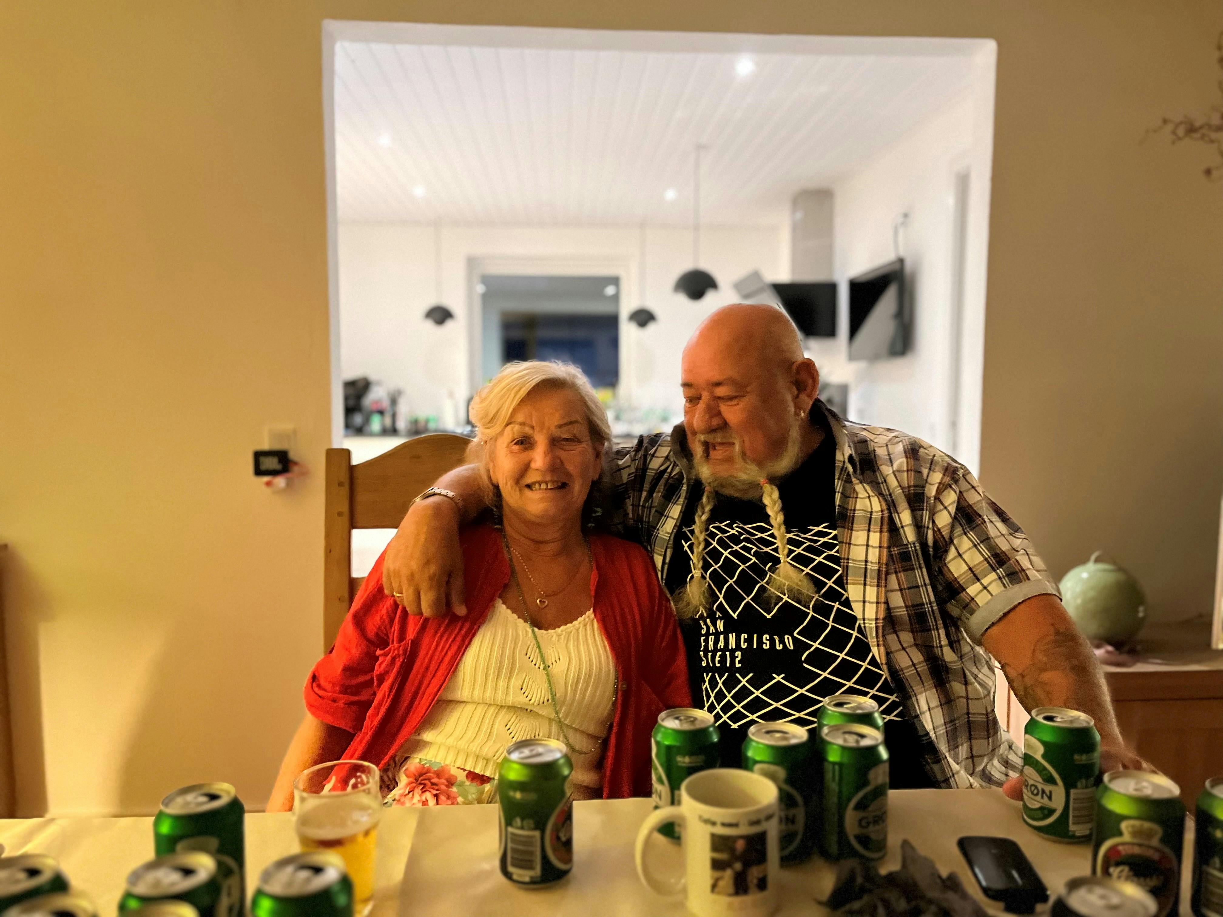 Susanne Sørensen og ”Fjolle” Keld Sørensen er folkepensionister og kunne for nylig fejre 18-års bryllupsdag.  Det gjorde de bare ikke, for begge havde glemt det.