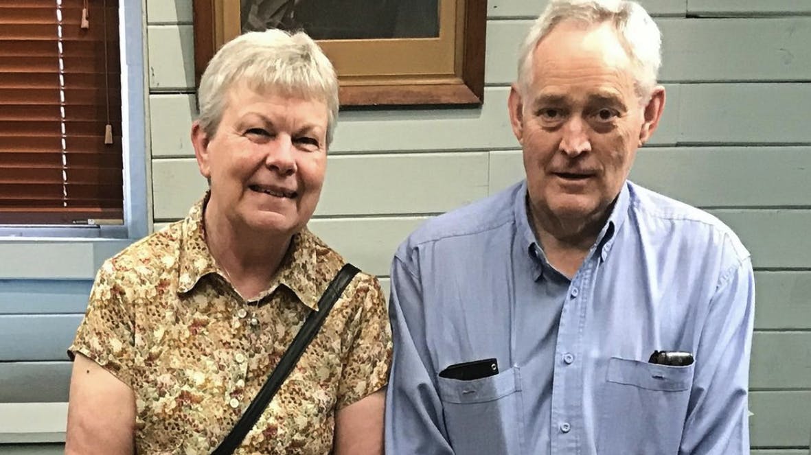 Ægteparret Gail og Don Patterson var 29. juli inviteret til frokost hos svigerdatteren. Dagen efter de havde spist frokosten, var de døde.