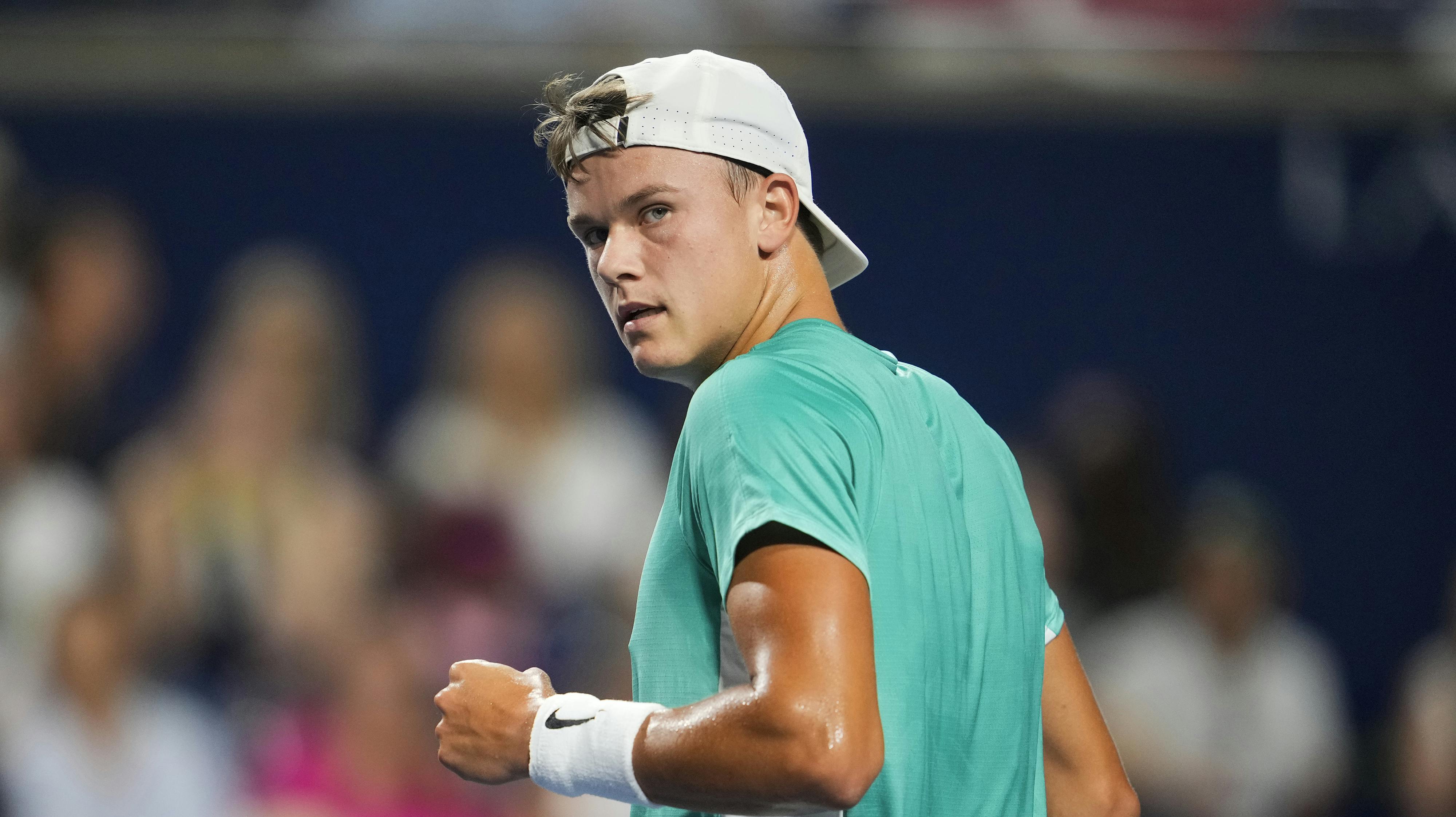 Holger Rune tabte i sin første kamp ved ATP-turneringen i Toronto til Marcos Giron fra USA. -