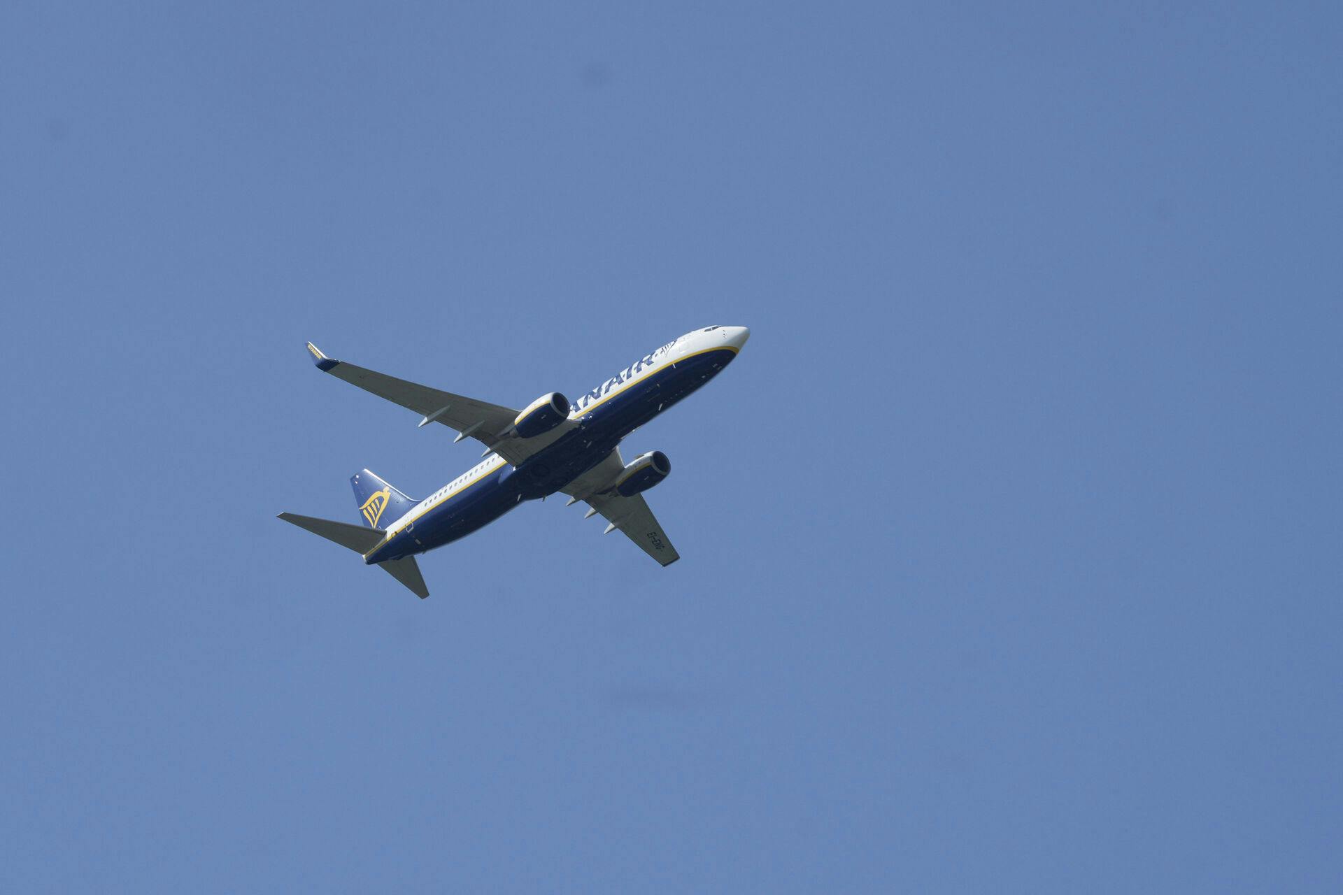 Ryanair aircraft Boeing 737-8AS takes off from Riga International Airport, Latvia July 21, 2022. REUTERS/Ints Kalnins