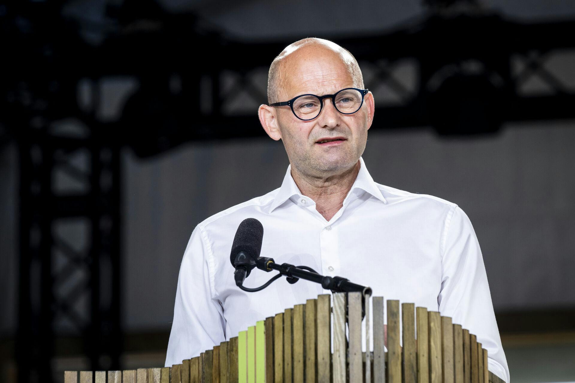 Søren Pape Poulsen har opfordret til, at Pernille Weiss kulle trække sig fra sin post i EU-Parlamentet.