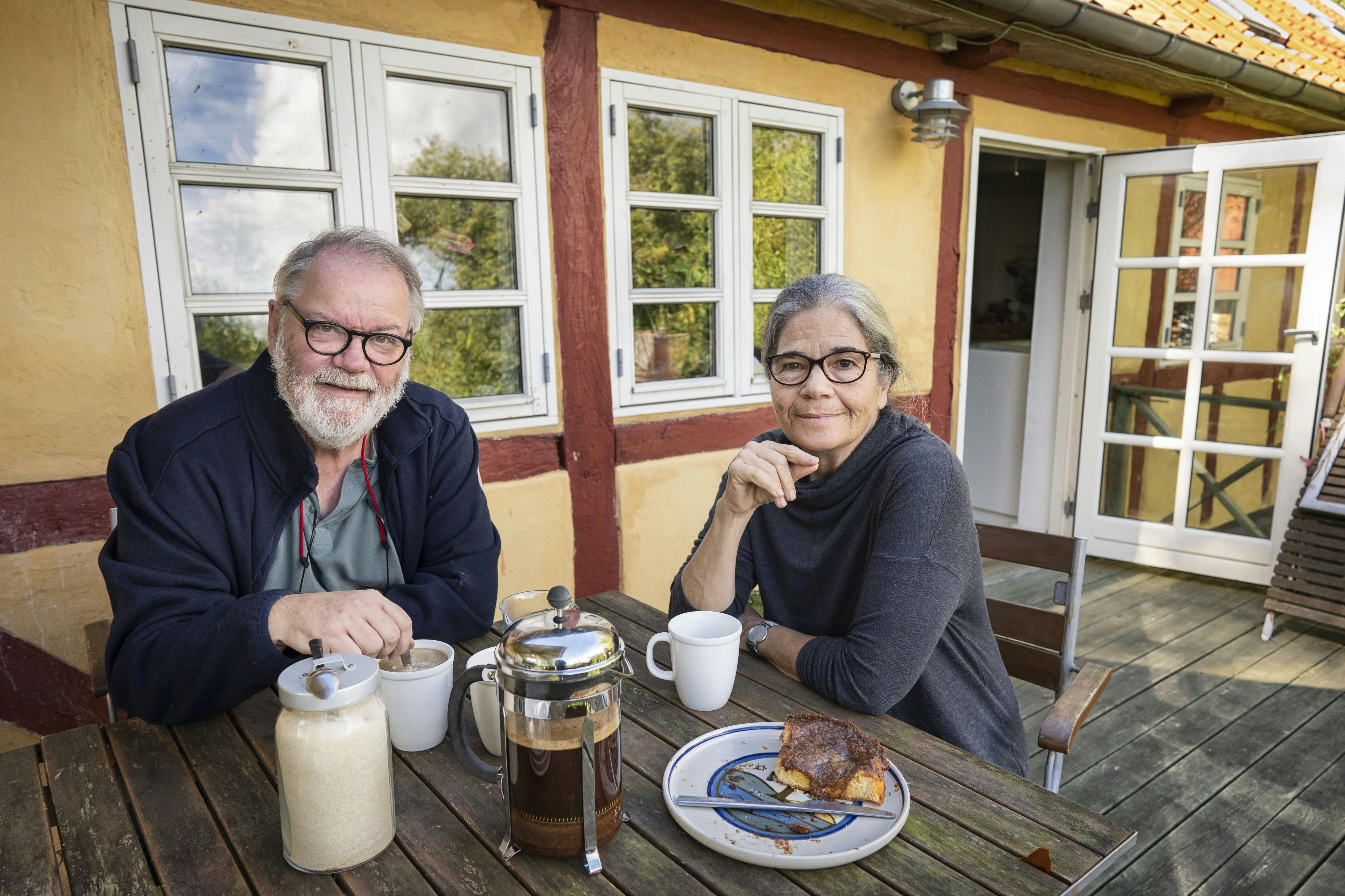 OPGAVE: Interview med mellemøstenkorrespondent Steffen Jensen ifm. hans deltagelse i tv-serien ”Min indre smerte”STED: Slotsgade 2,Tranekær, LangelandJOURNALIST: Helle Skram de FriesFOTOGRAF: Hanne JuulDATO: 20220920