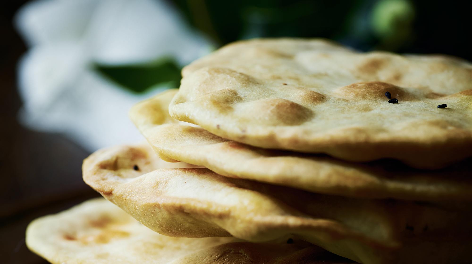 Indisk menu hvor der ikke er sparet på de sunde krydderier. Naan brød.
