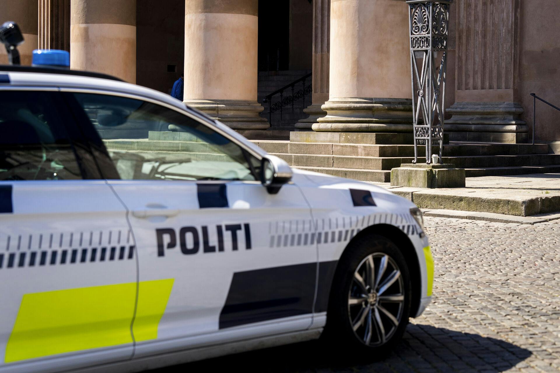 En bilist er lørdag blevet varetægtsfængslet efter en påkørsel af to kvindelige cyklister på Frederiksberg i torsdags.