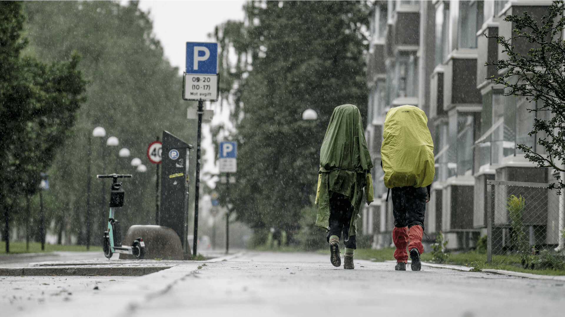 Særligt den østlige del af Danmark vil lørdag eftermiddag og aften blive ramt af uvejr. 