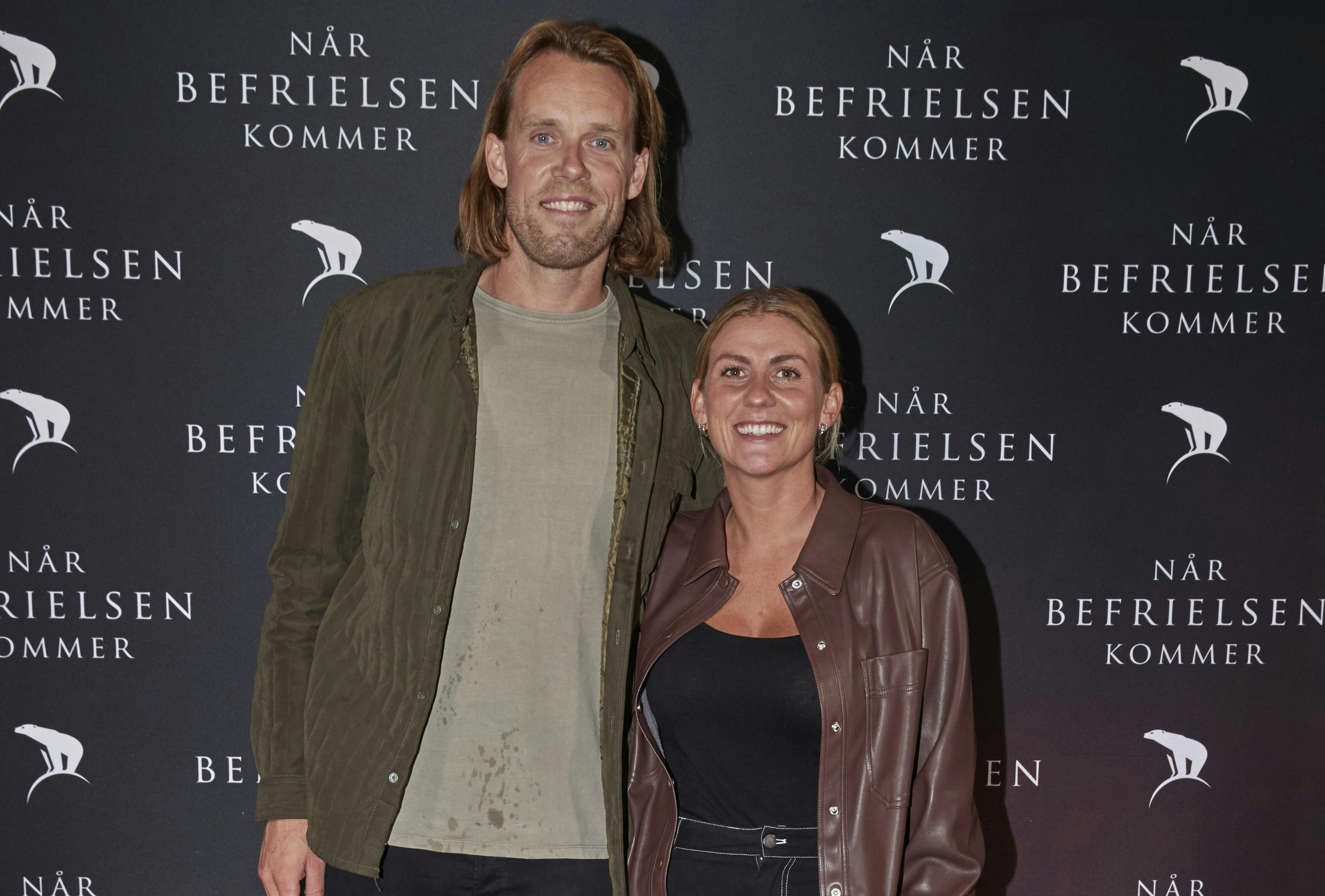 Mette Sommer og kæresten Kristian ”Krelle” Kjær Lindegaard havde deres rød løber-debut lørdag til gallapremieren på "Når befrielsen kommer". 