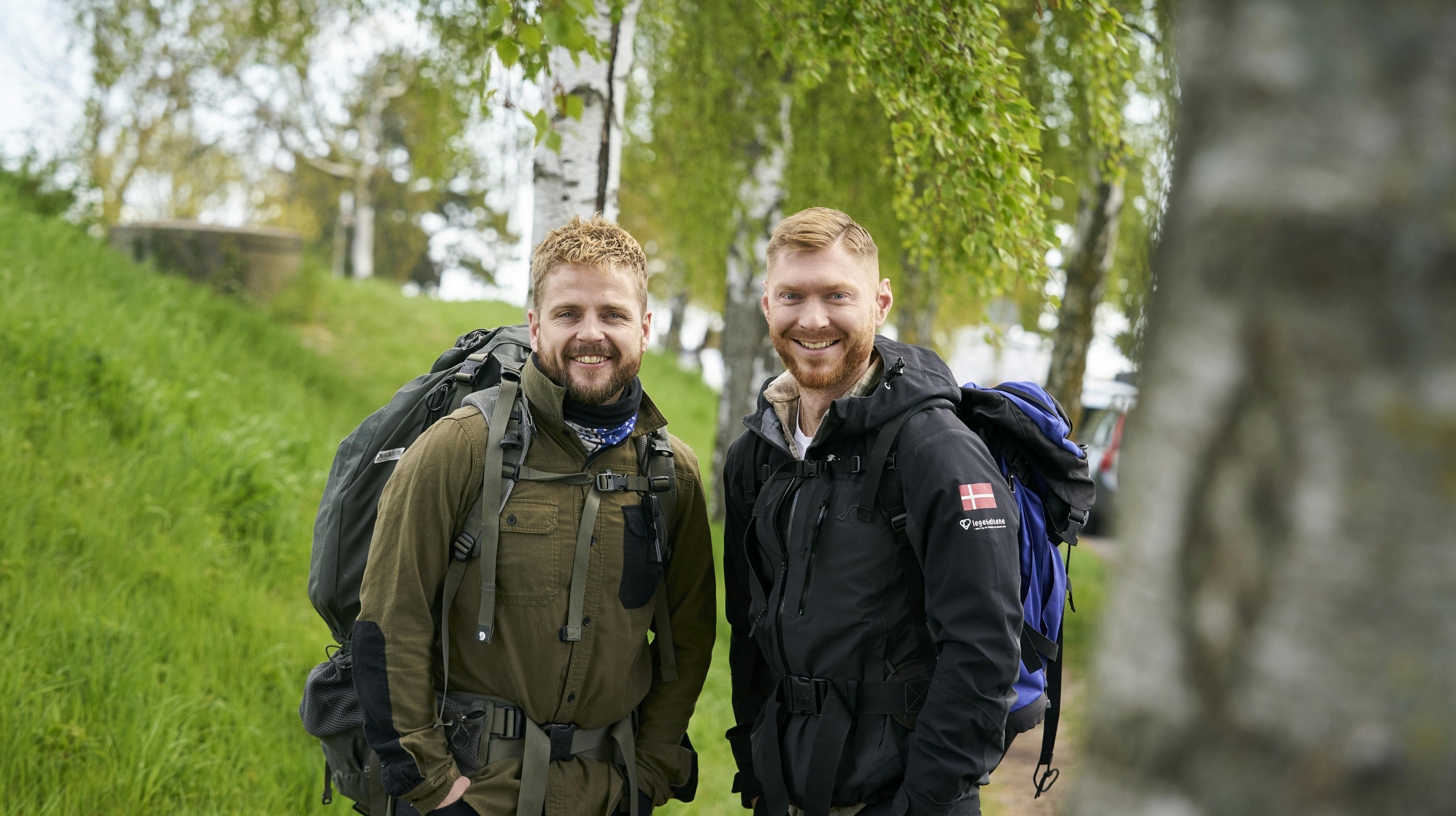 Kasper Fisker og Kasper Kirkegaard er gået i gang med gåturen fra Danmark til Ukraine, men de er løbet ind i tidlige problemer. 