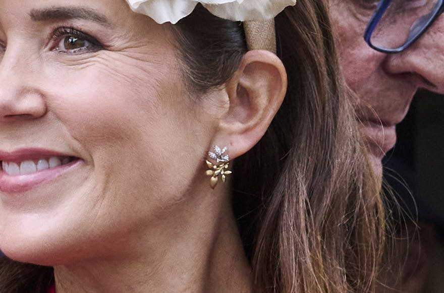 Mary mikser både rød- og og hvidguld for et gennemført look.