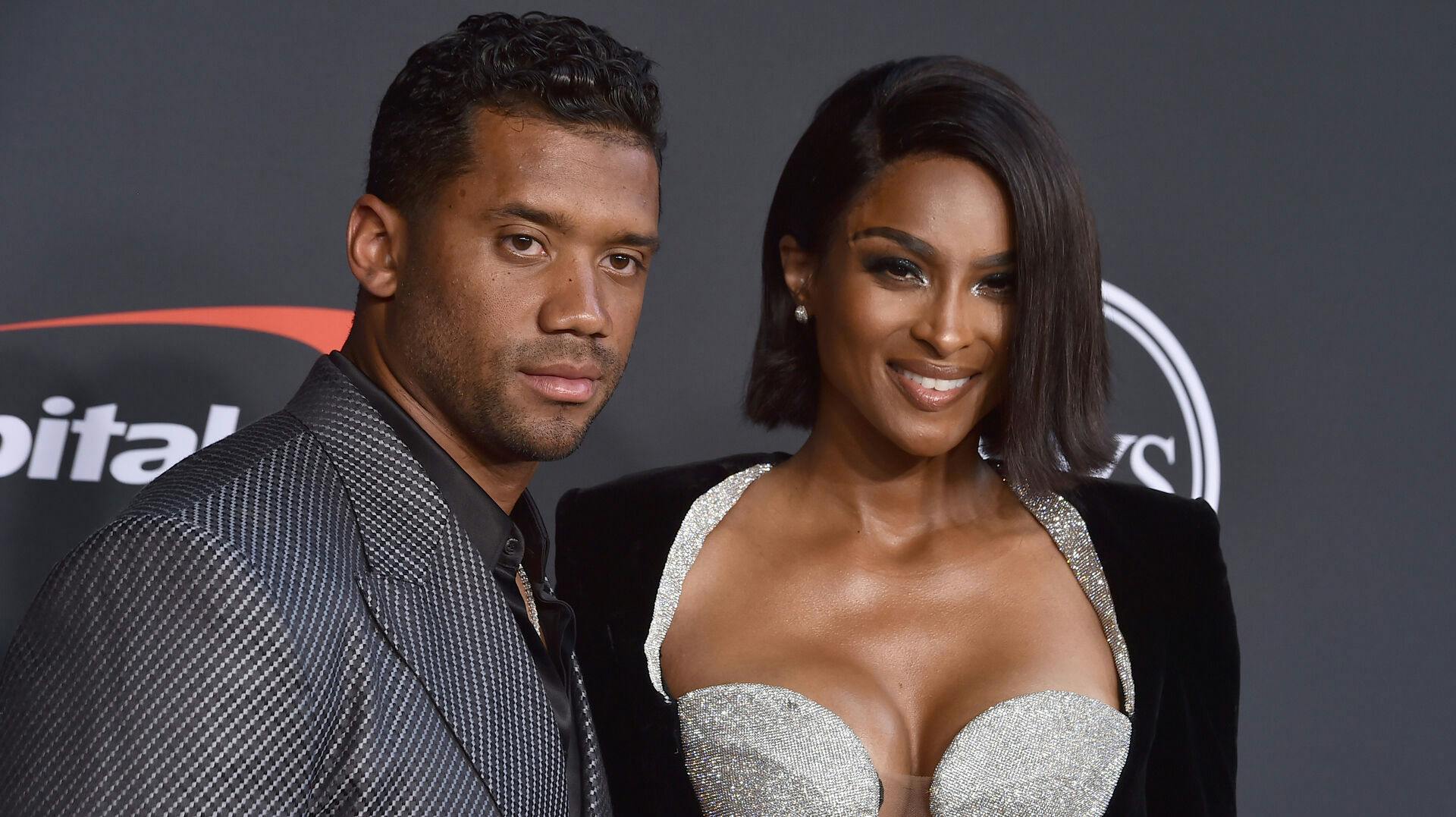 Russell Wilson er gift med den amerikanske sangerinde Ciara.
