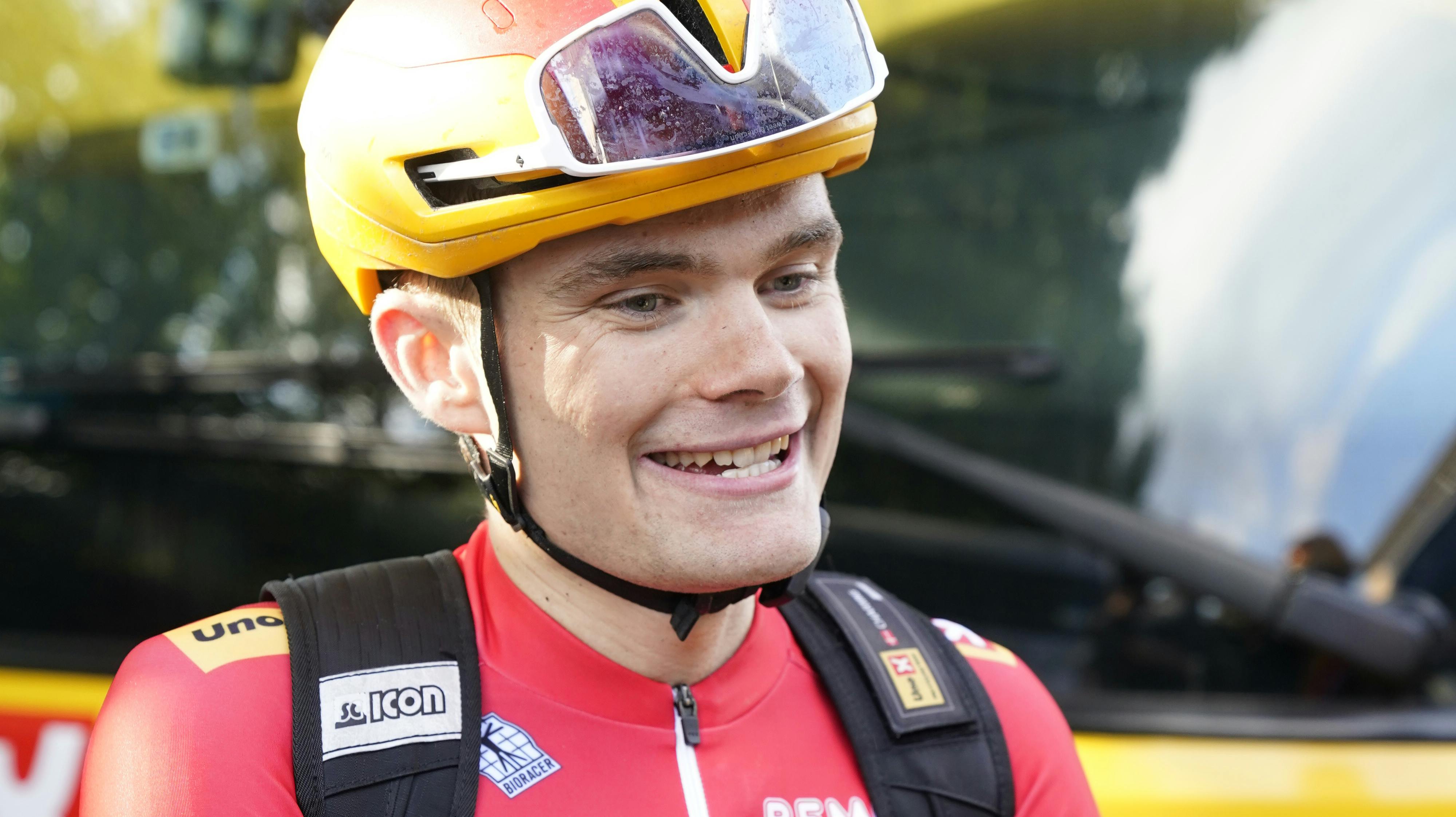 Anthon Charmig og resten af Uno-X-mandskabet skal fejre etapesejren til norske Søren Wærenskjold.