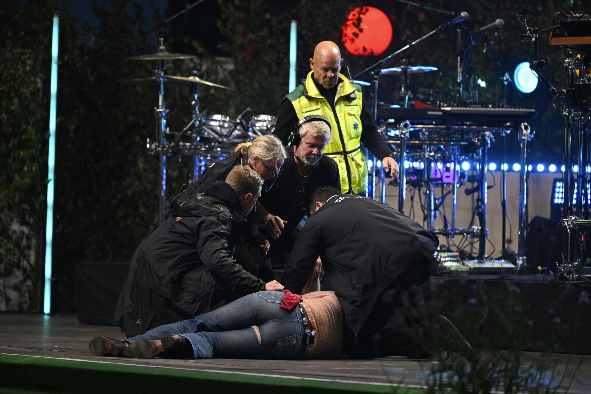 STOCKHOLM, SVERIGE 20230815 David Ritchard ramlar ihop under tisdagens säsongsavslutning av Allsång på Skansen. Foto: Jessica Gow / TT / Kod 10070. (Foto: 10070 JESSICA GOW/Ritzau Scanpix)