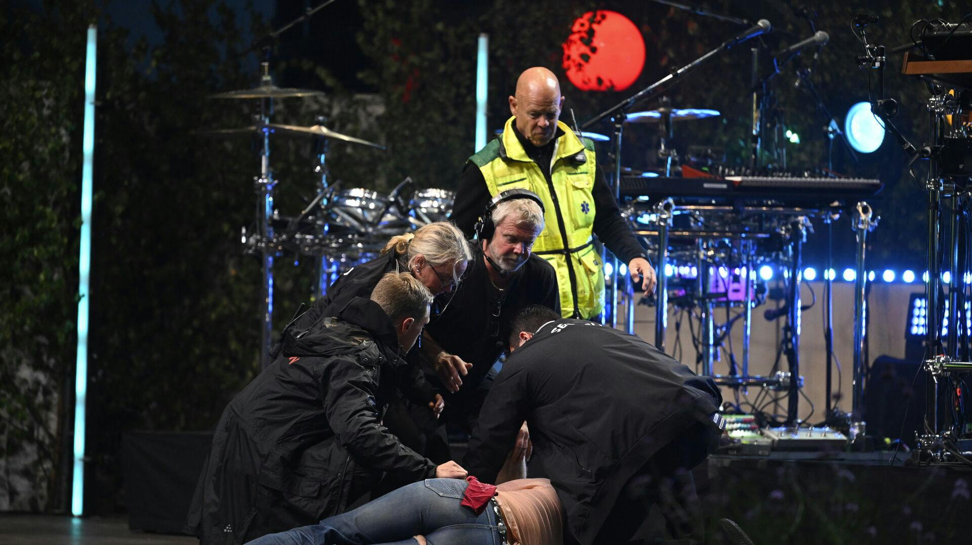 STOCKHOLM, SVERIGE 20230815 David Ritchard ramlar ihop under tisdagens säsongsavslutning av Allsång på Skansen. Foto: Jessica Gow / TT / Kod 10070. (Foto: 10070 JESSICA GOW/Ritzau Scanpix)