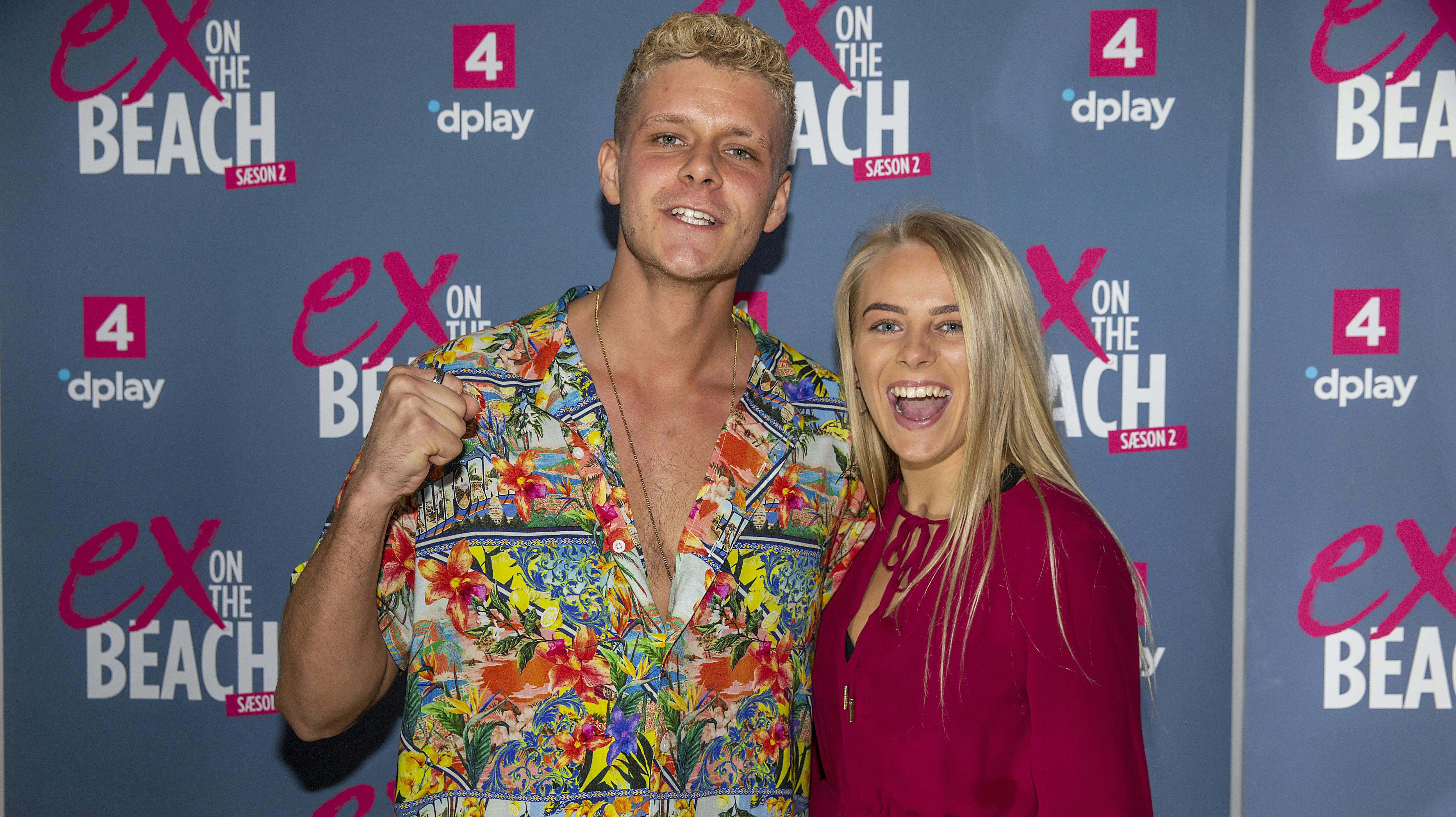 Sara Run Isafold var med i "Ex on the beach" i 2019. Her er hun fotograferet med ekskæresten Jeppe Risager. Nu skal hun sammen med sin nye kæreste være forældre. 