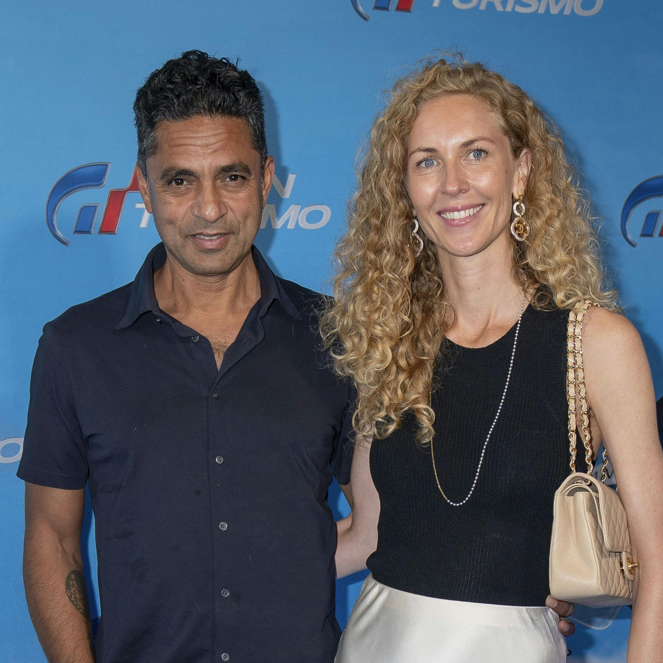 Der er god grund til at smile for Manu Sareen og kæresten Maria.