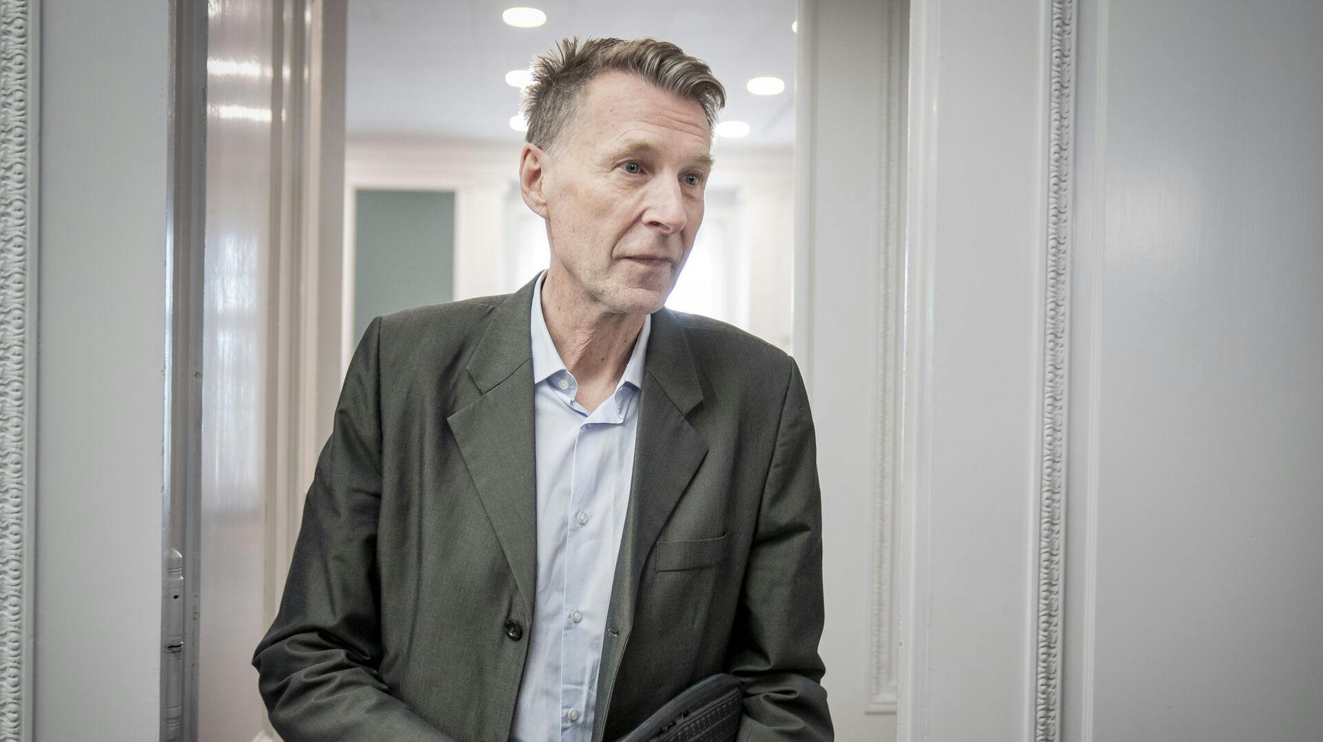 Jon Stephensen (M) forlader Moderaternes gruppemøde på Christiansborg, tirsdag den 14. marts 2023. (Foto: Mads Claus Rasmussen/Ritzau Scanpix)