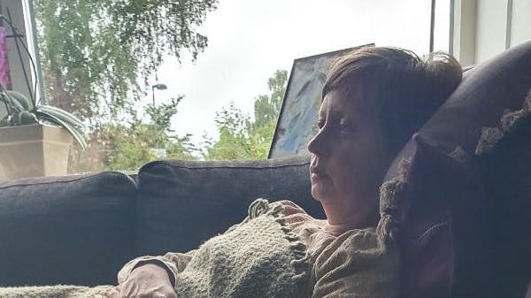 Pia Krabbe Larsson har brug for syv hvil på daglig basis.