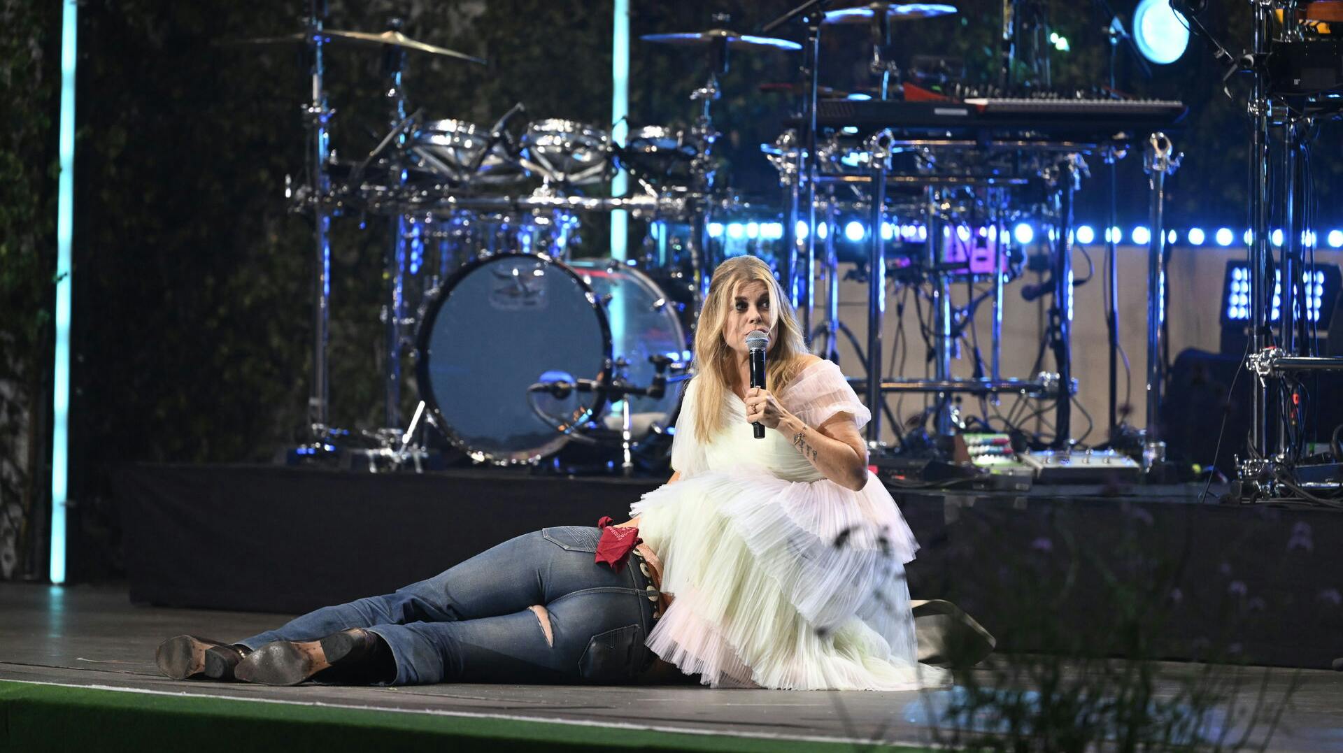 STOCKHOLM, SVERIGE 20230815 David Ritchard ramlar ihop under tisdagens säsongsavslutning av Allsång på Skansen. Foto: Jessica Gow / TT / Kod 10070. (Foto: 10070 JESSICA GOW/Ritzau Scanpix)