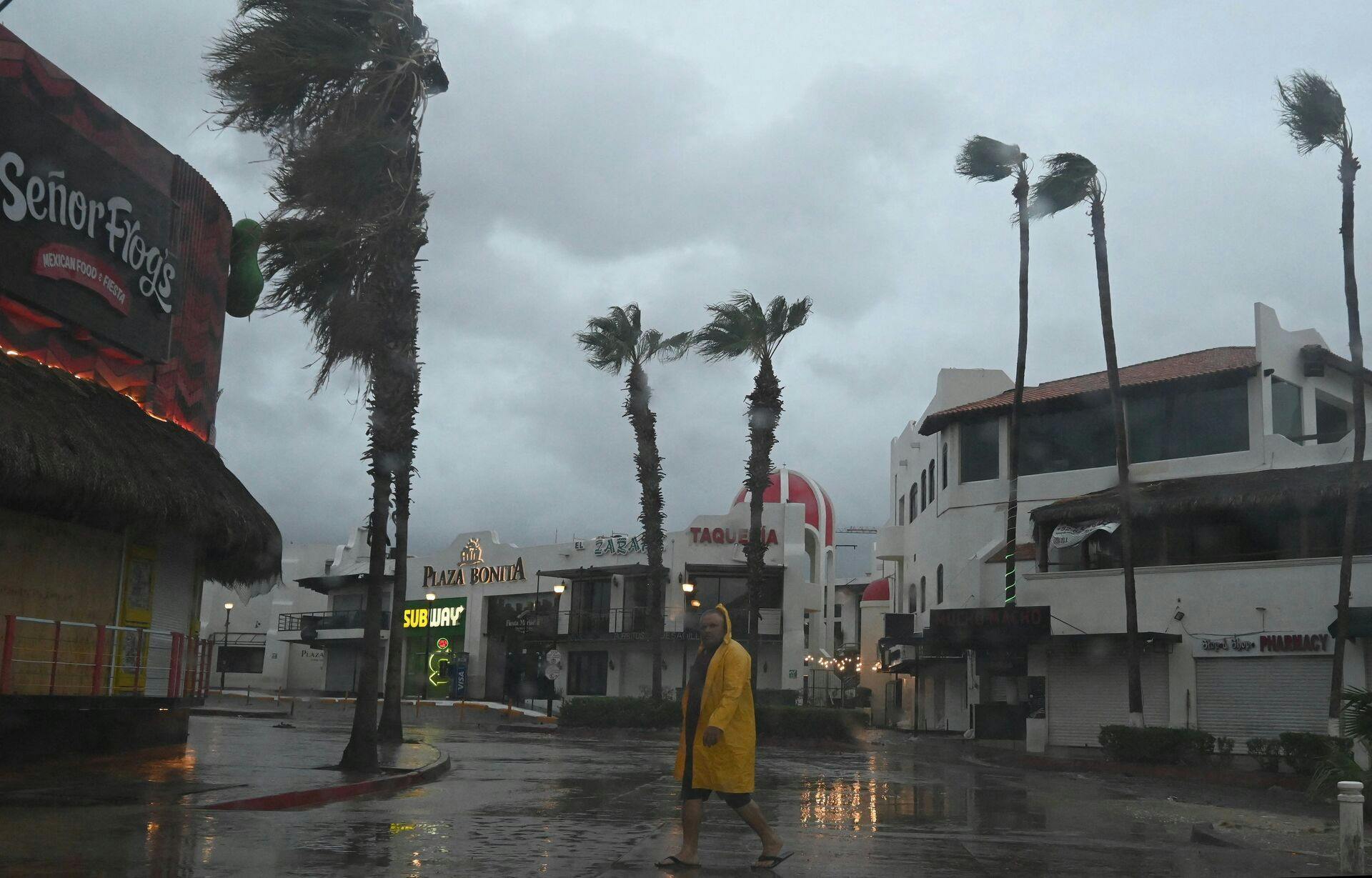 Orkanen Hilary har allerede ramt Mexico. Her i Cabo San Lucas den 19. august. 