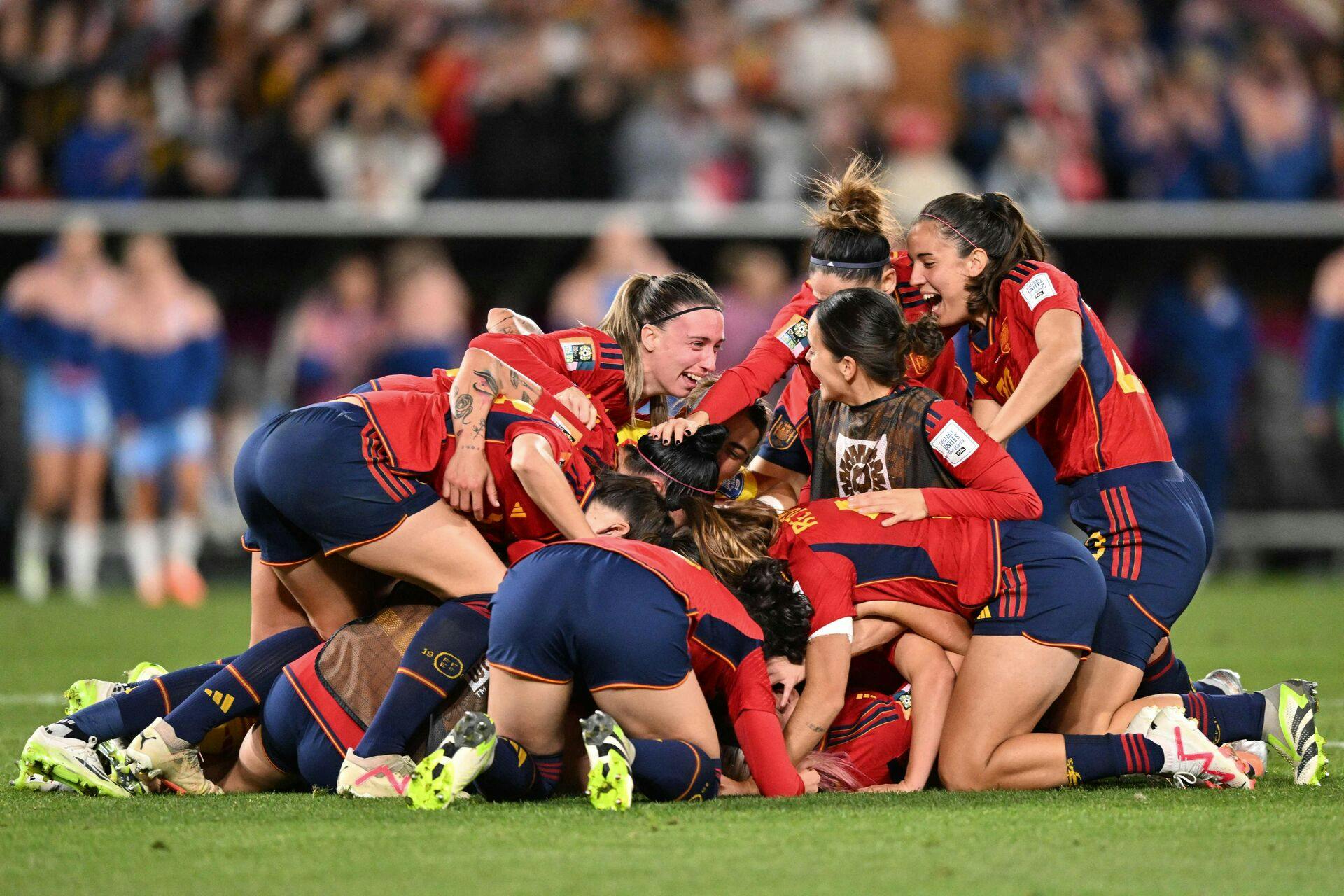 Spanien er verdensmester i fodbold efter sejren over England.