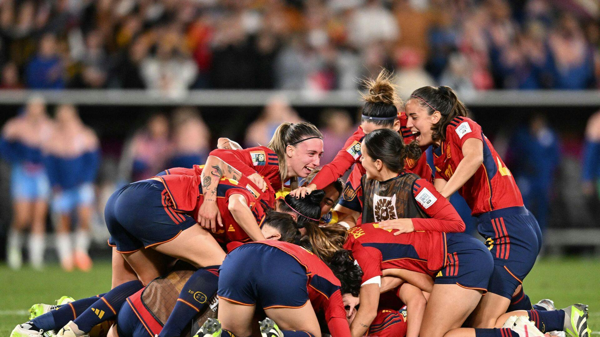 Spanien er verdensmester i fodbold efter sejren over England.