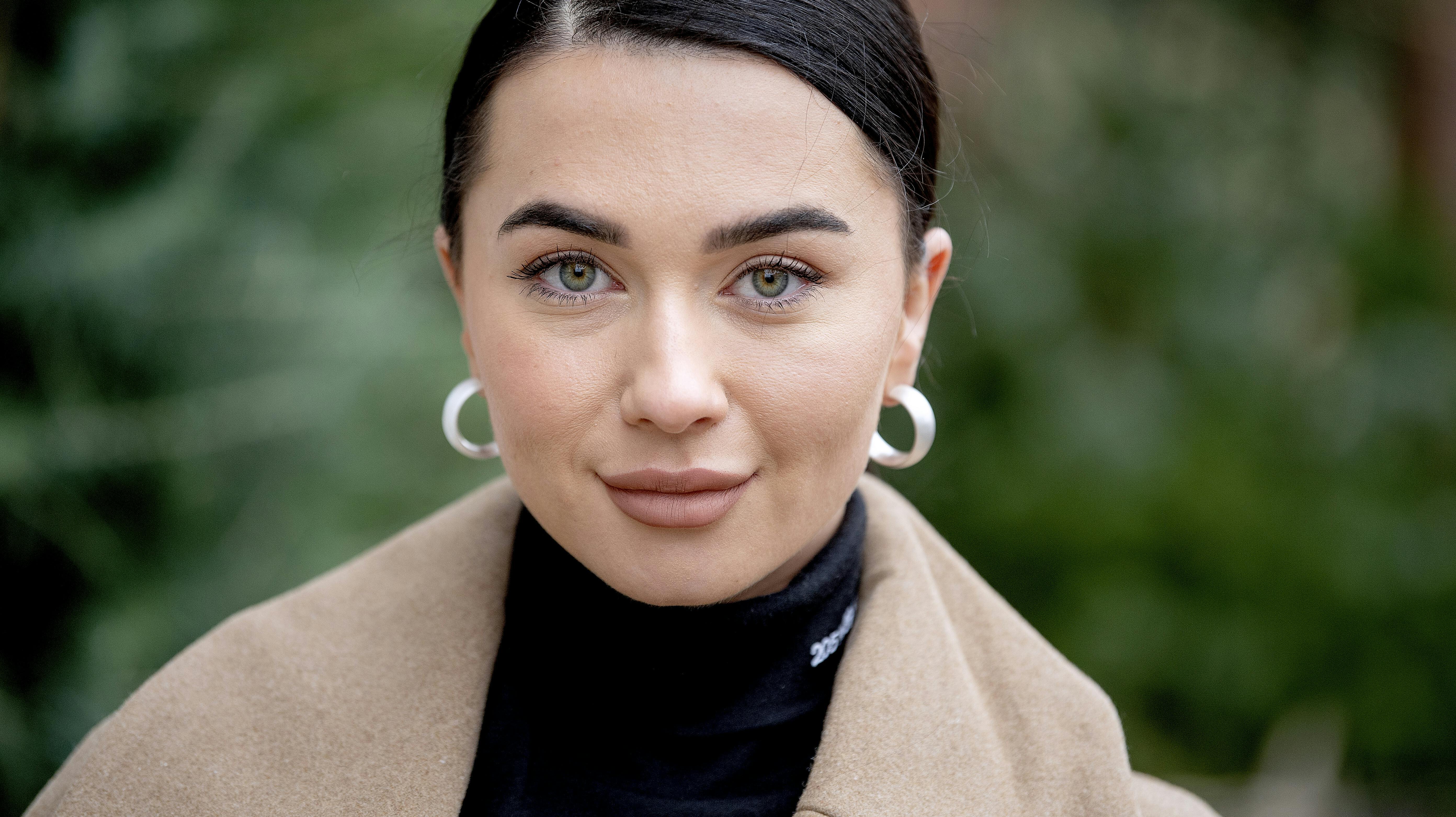 Kendte møder op til julearrangement hos Florist Lars Jon i København. Her er det influencer og realitystjerne Irina Olsen.