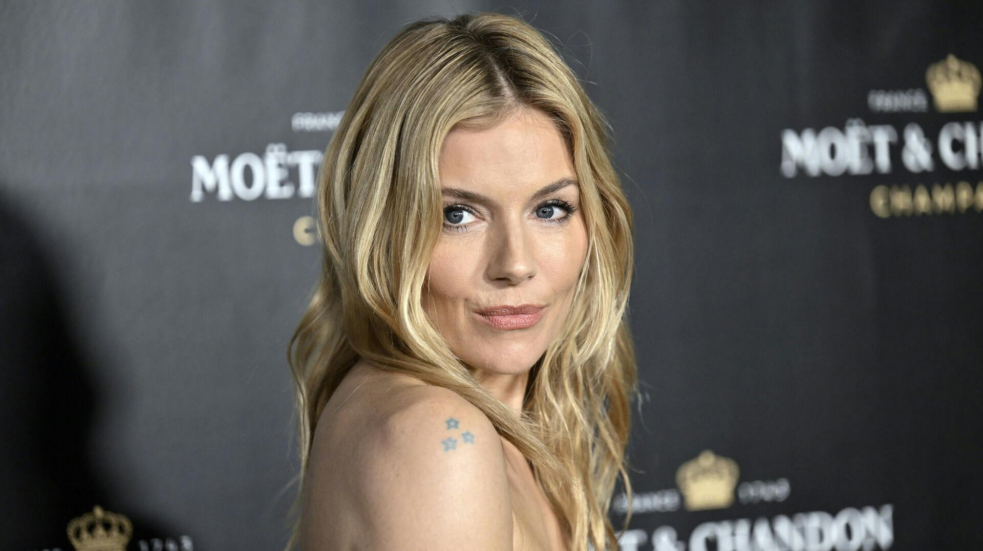 Hollywoodstjernen Sienna Miller er gravid.