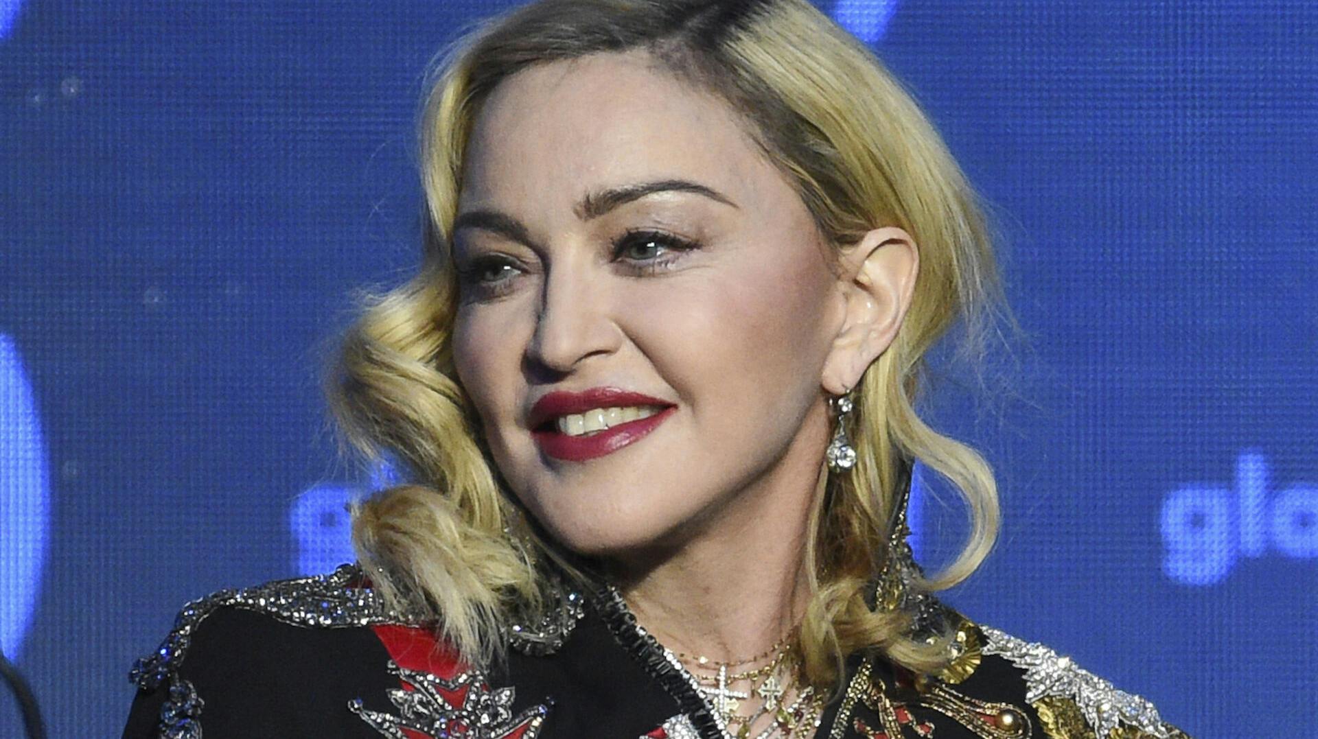 Madonna har haft en særdeles hård sommer på hospitalet. Men i privatlivet tilsmiler lykken heldigvis hitmageren.