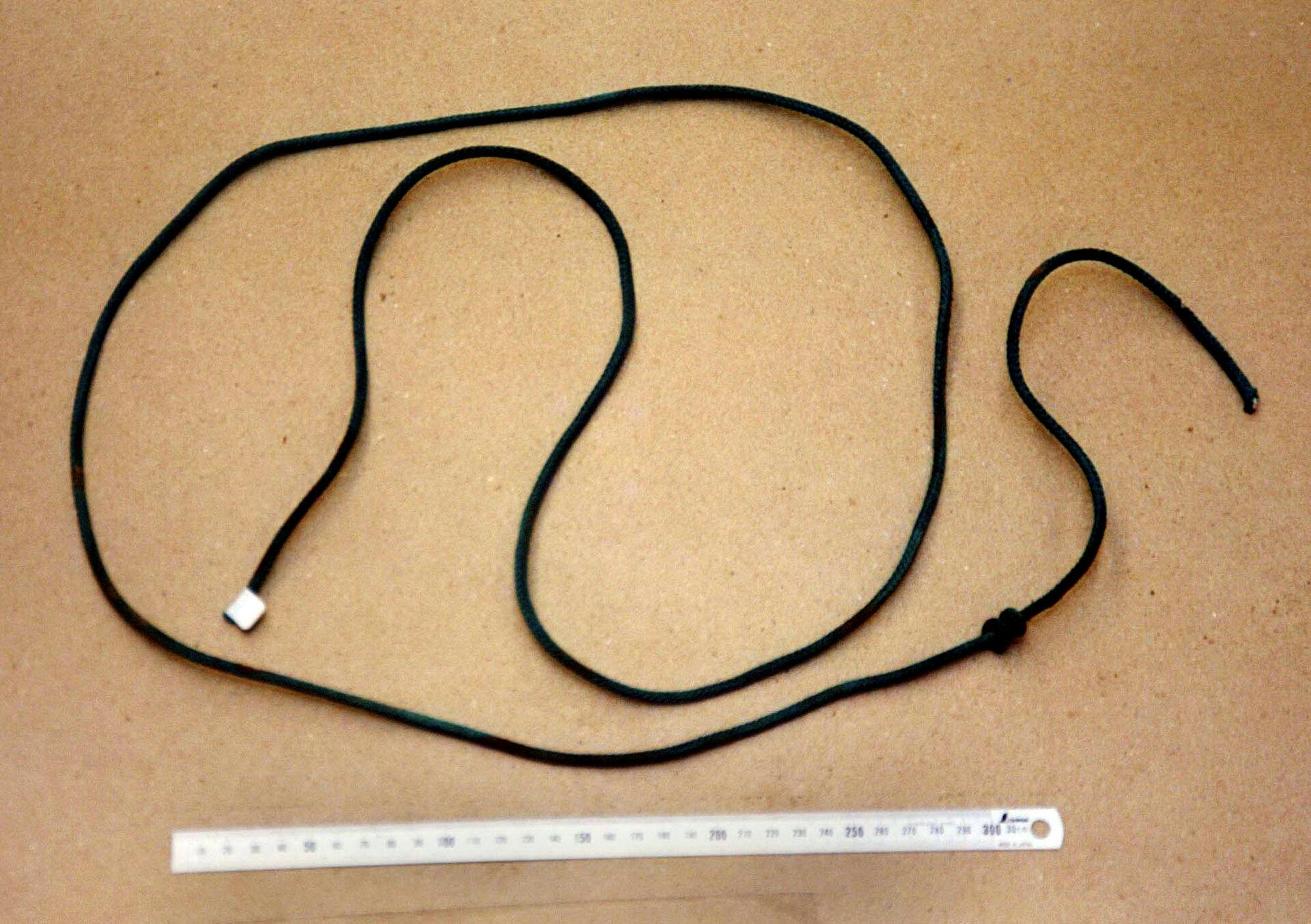 Den 12-årige Mia Teglgaard Sprotte blev myrdet i Benløse ved Ringsted. Hun blev gravet ned i Benløseparken ved Valhalla-legepladsen. Snoren Mia blev kvalt med.