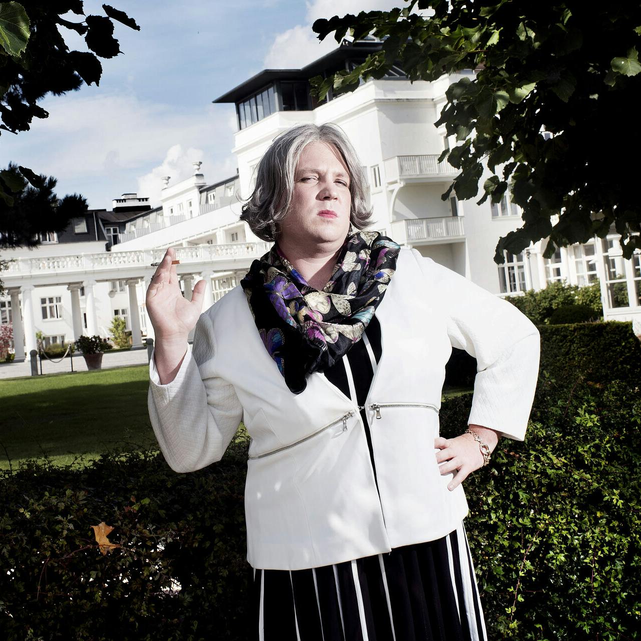 Din veninde, heltinde, gudinde og værtinde Kirsten Birgit Schiøtz Kretz Hørsholm er tilbage.