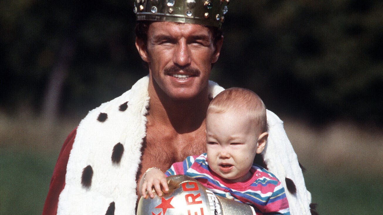 Ex-boxer Rene Weller is dying. ARCHIVE PHOTO; Rene WELLER, Germany, boxing, boxer, in boxer outfit, with royal coat and royal crown, holds daughter Kim in her arms, half length, in fighting position, looks at the camera, Hf. Photo by: SVEN SIMON/picture-alliance/dpa/AP Images