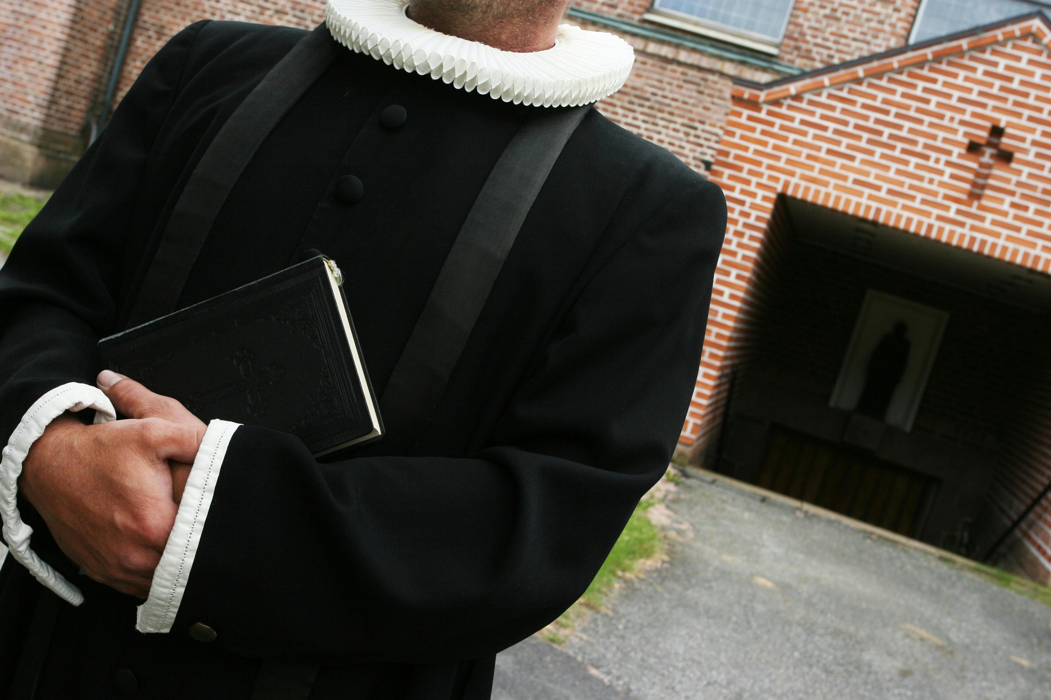 En tidligere præst i en frikirke i Viby var tiltalt i fire forhold.&nbsp;