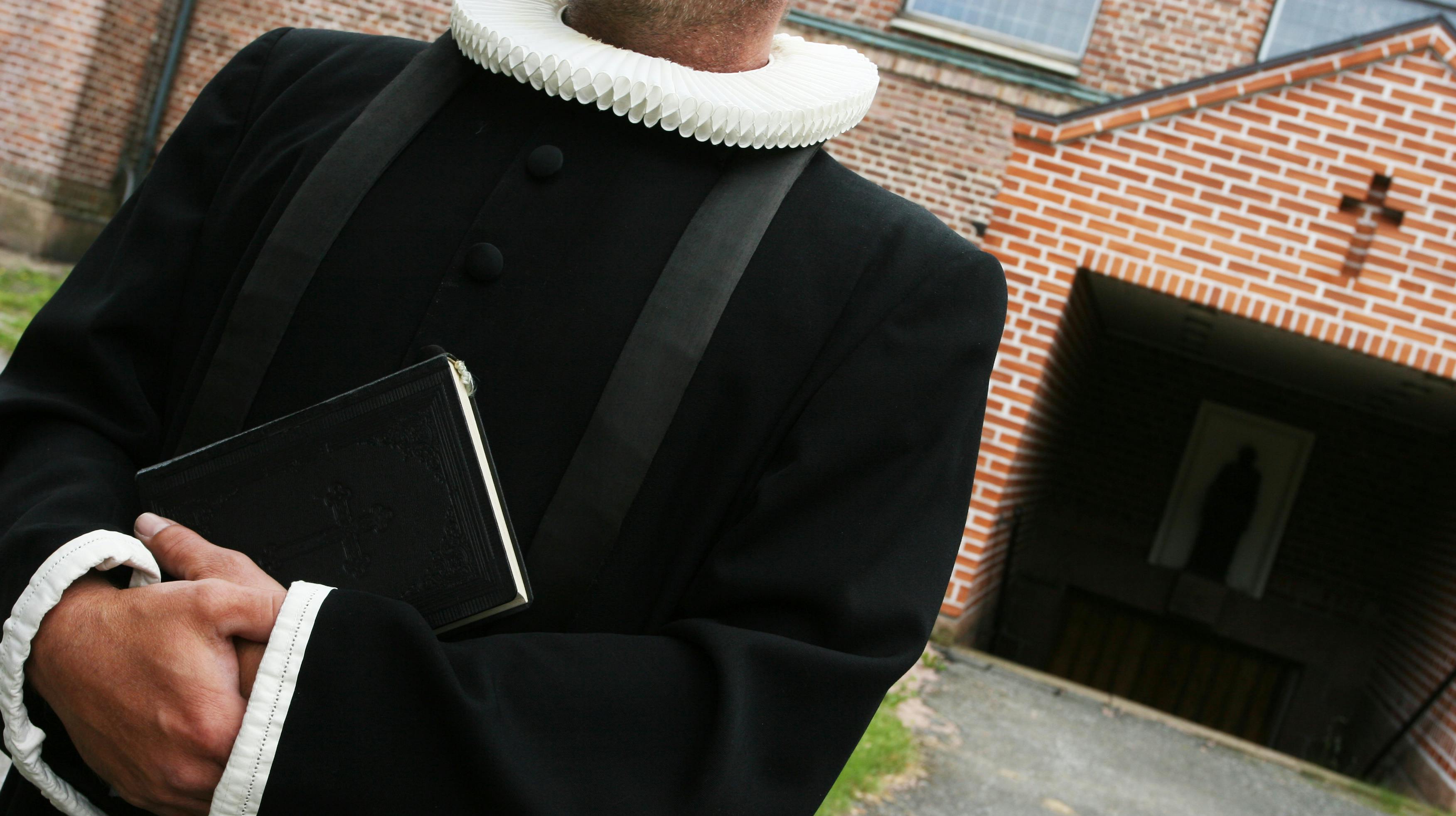 En tidligere præst i en frikirke i Viby var tiltalt i fire forhold. 