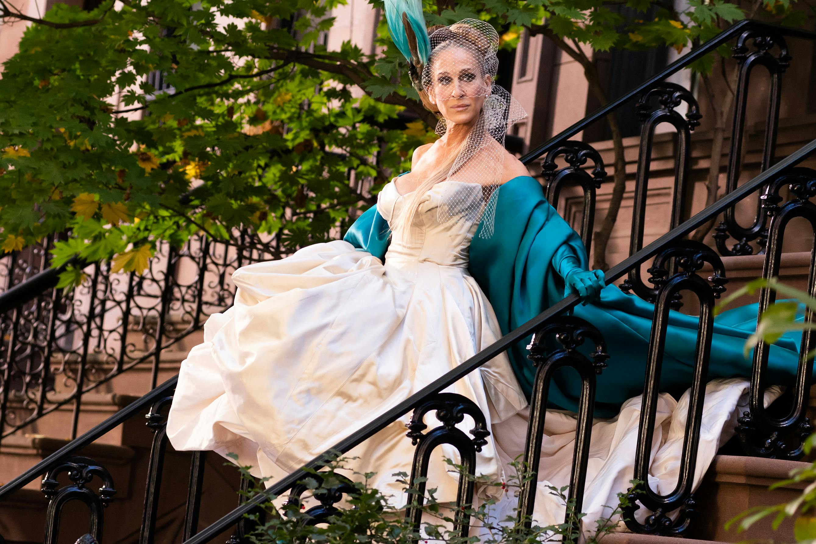 Sarah Jessica Parker på settet til anden sæson i Carries Vivienne Westwood-brudekjole.