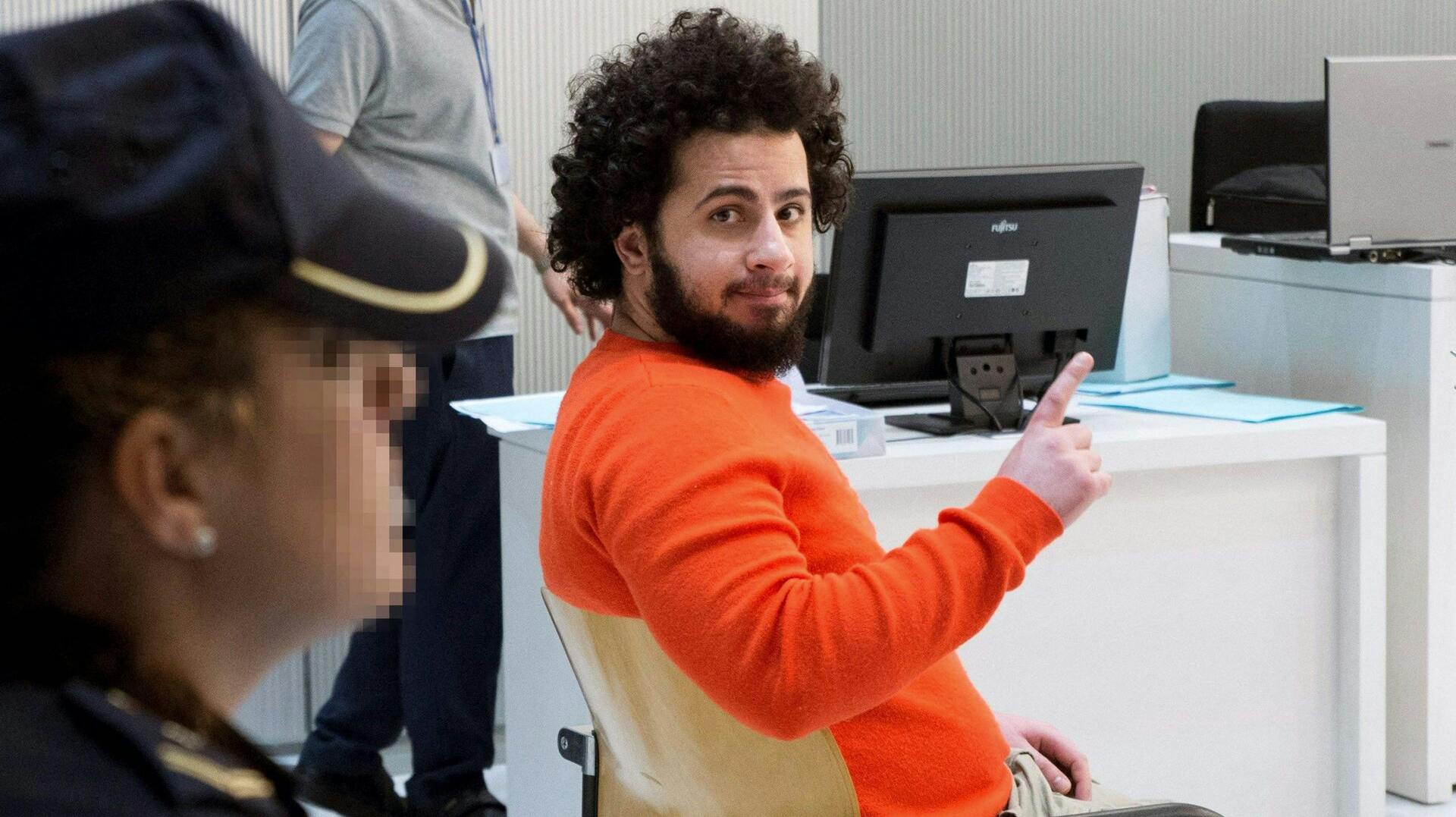 Ahmed Samsam modtog otte års fængsel for terrorisme i Spanien. Han bedyrer dog, at han arbejde for PET og FE forud for to af sine rejser til Syrien. Det vil Samsam og hans advokat have Østre Landsret til at anerkende.
