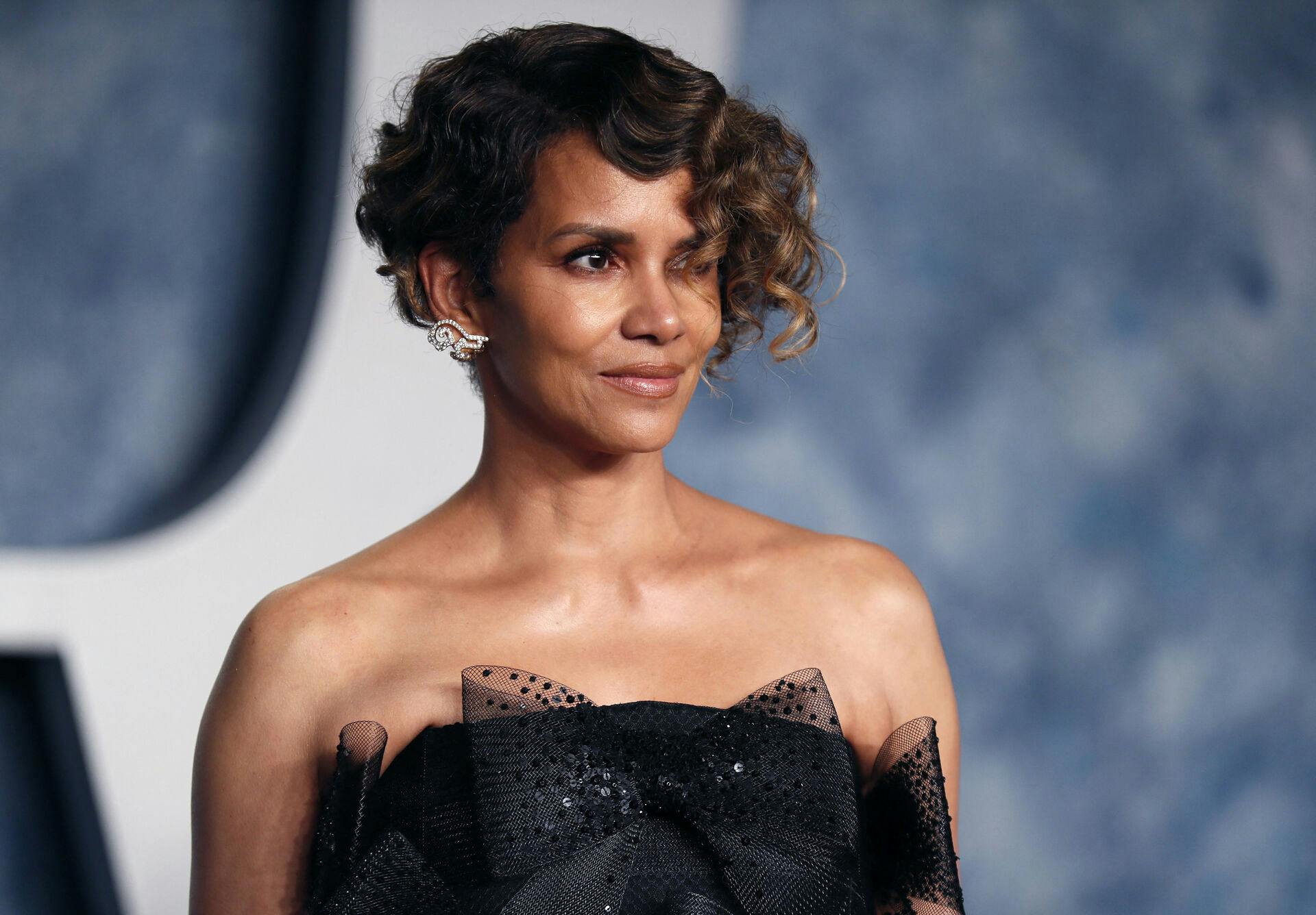 Halle Berry arrives at the Vanity Fair Oscar party after the 95th Academy Awards, known as the Oscars, in Beverly Hills, California, U.S., March 12, 2023. REUTERS/Danny Moloshok