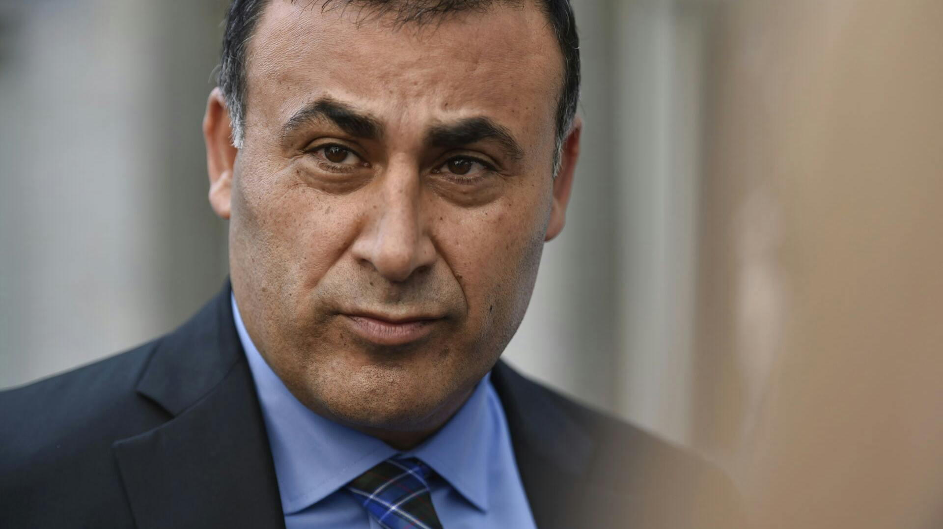 (ARKIV) Udenrigsordfører (K) Naser Khader under et doorstep for pressen i Udenrigsministeriet onsdag den 23. august 2017. Tidl. folketingsmedlem Naser Khader fylder 60 år lørdag den 1. juli 2023. (Foto: Sarah Christine Nørgaard/Ritzau Scanpix)