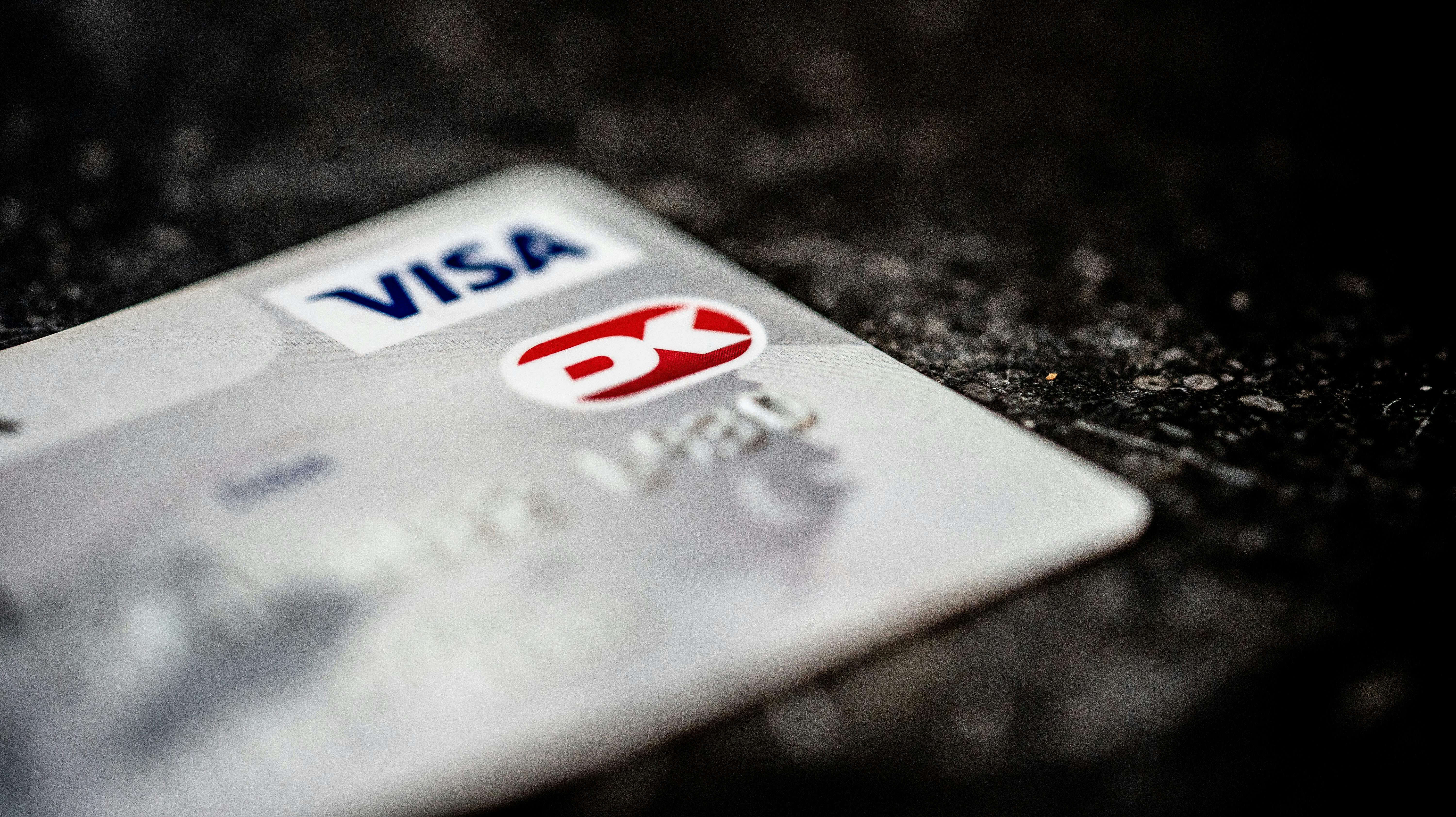 Visa Dankort fotograferet den 27. august 2020.
