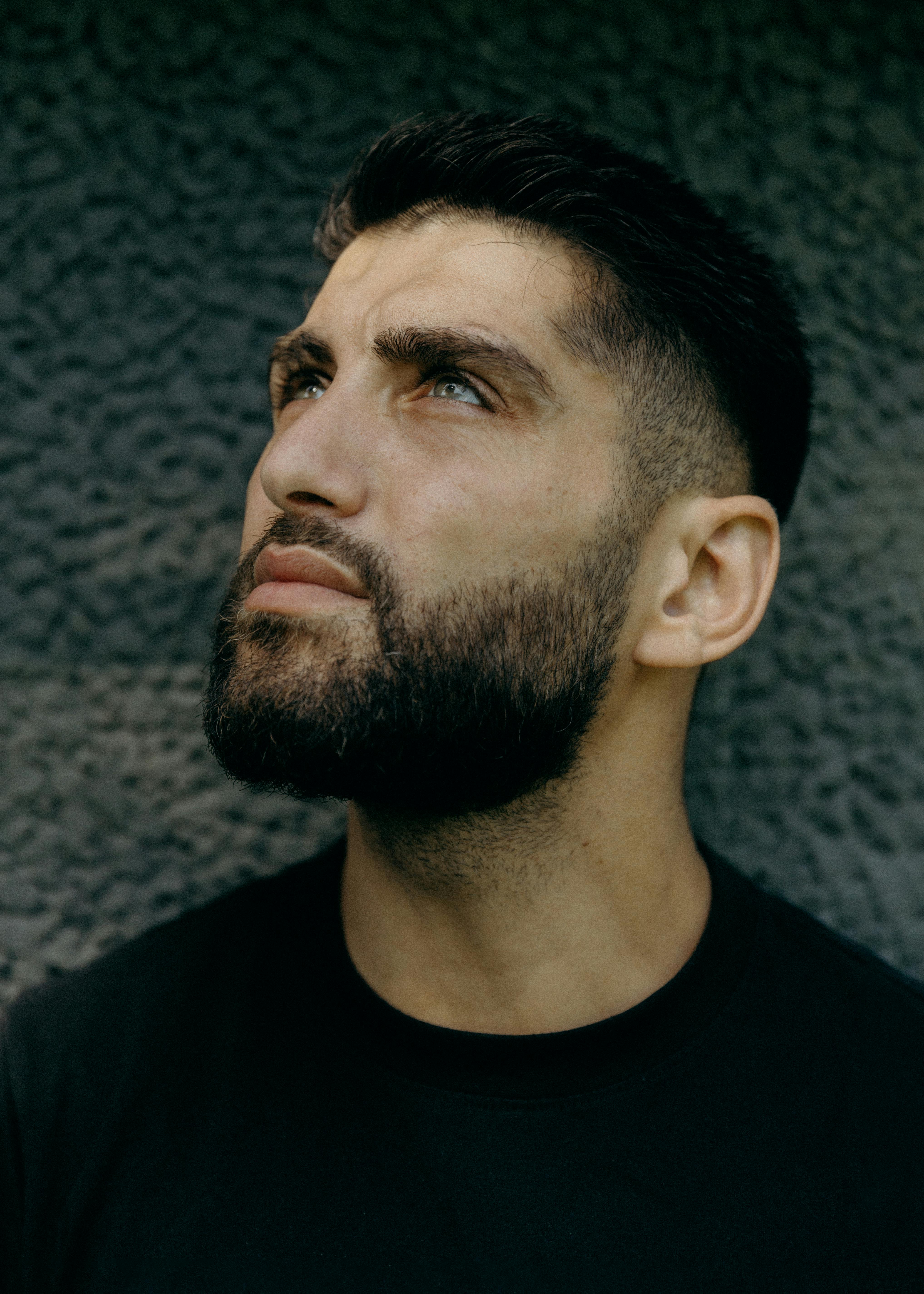 Tidligere medlem af Brothas udgiver bog: “Det er min pligt at fortælle min historie”