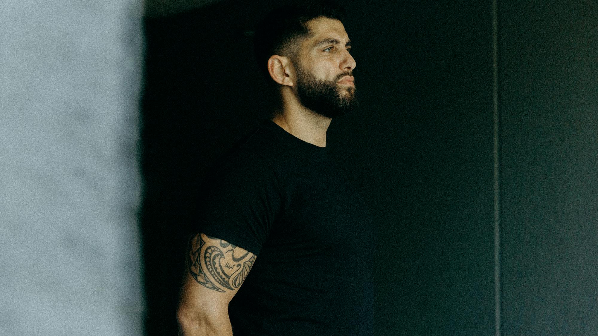 Tidligere medlem af Brothas udgiver bog: “Det er min pligt at fortælle min historie”