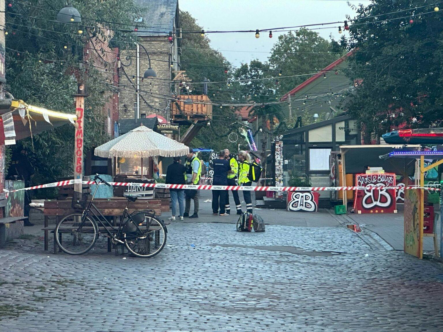 Efterforskningen er i fuld gang på Christiania, der igen er blevet ramt af et blodig opgør, som med stor sandsynlighed handler om magt, penge og ikke mindst stoffer.