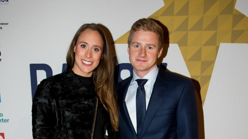 Mon der også kommer et bryllup? Opslaget på Instagram giver et klart fingerpeg om, at der er en ring på vej til en finger.