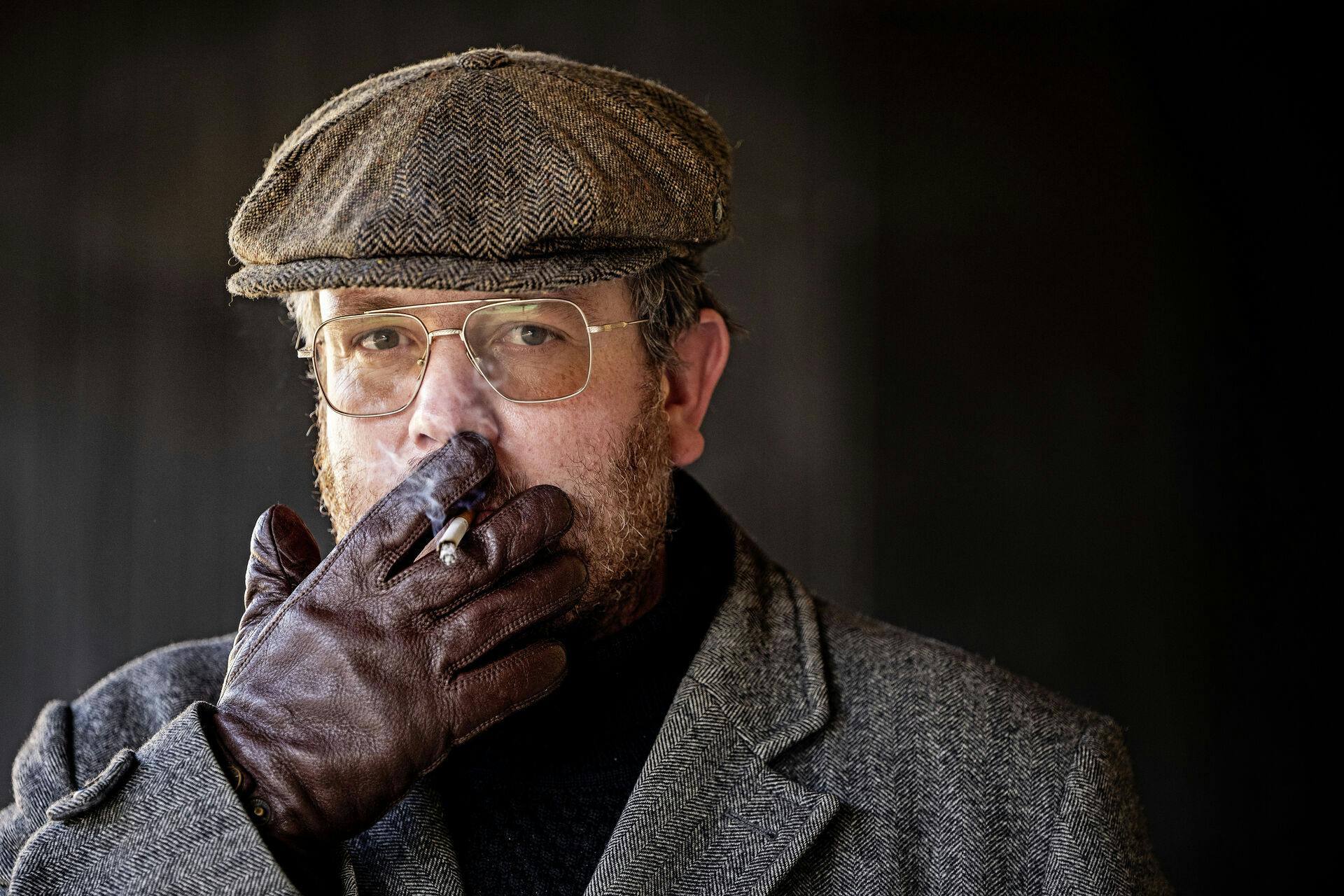 Frederik Cilius Jørgensen, satiriker, skuespiller og uddannet klarinettist. Frederik Cilius er især er kendt for rollen som Kirsten Birgit Schiøtz Kretz Hørsholm i henholdsvis Den Korte Radioavis på Radio24syv og Den2Radioavis på Den2Radio