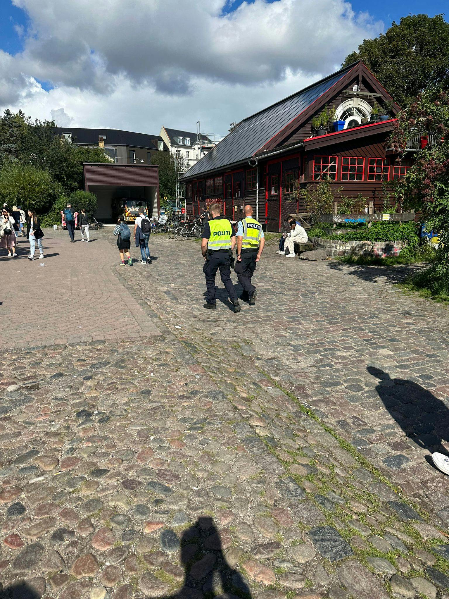 Enkelte betjente var også til at se på Christiania mandag formiddag.