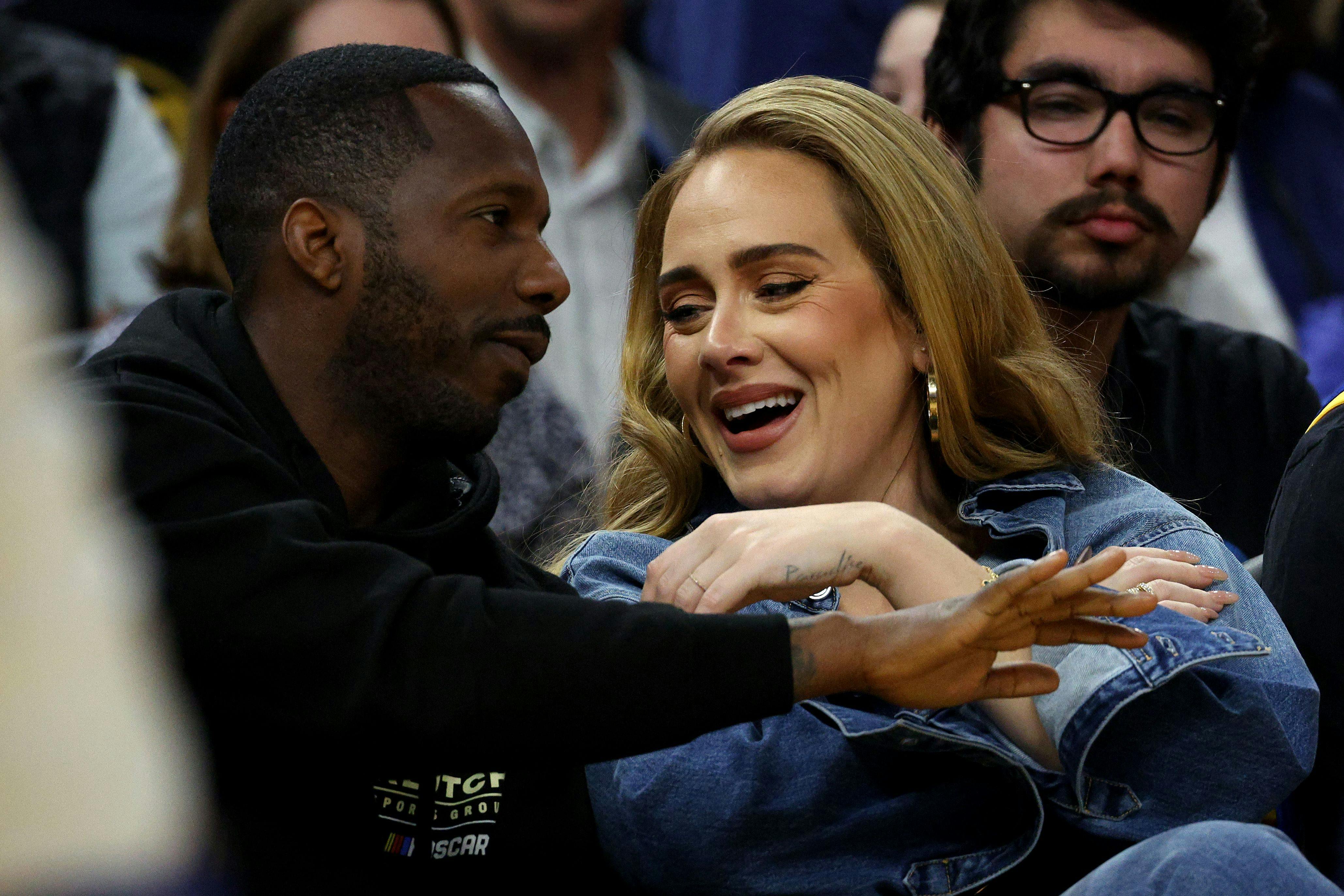 Sportsagenten Rich Paul og stjernen Adele blev første gang spottet i hinandens gode selskab i sommeren 2021. Nu er de husejere - og måske er næste punkt i dagsordenen fælles børn? 