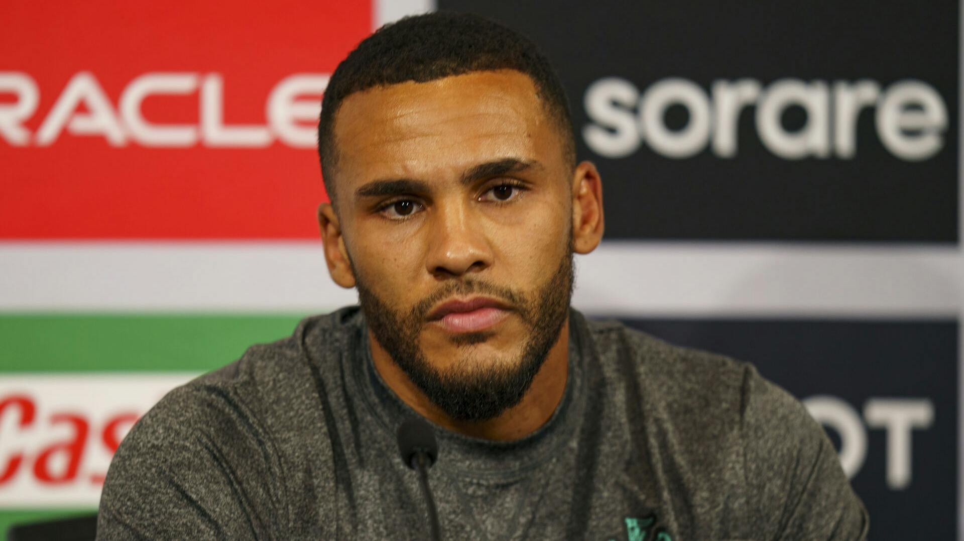 Jamaal Lascelles har været involveret i et masseslagsmål foran en natklub i Newcastle, hvor han og hans bror tilmed blev truet med at blive skudt.